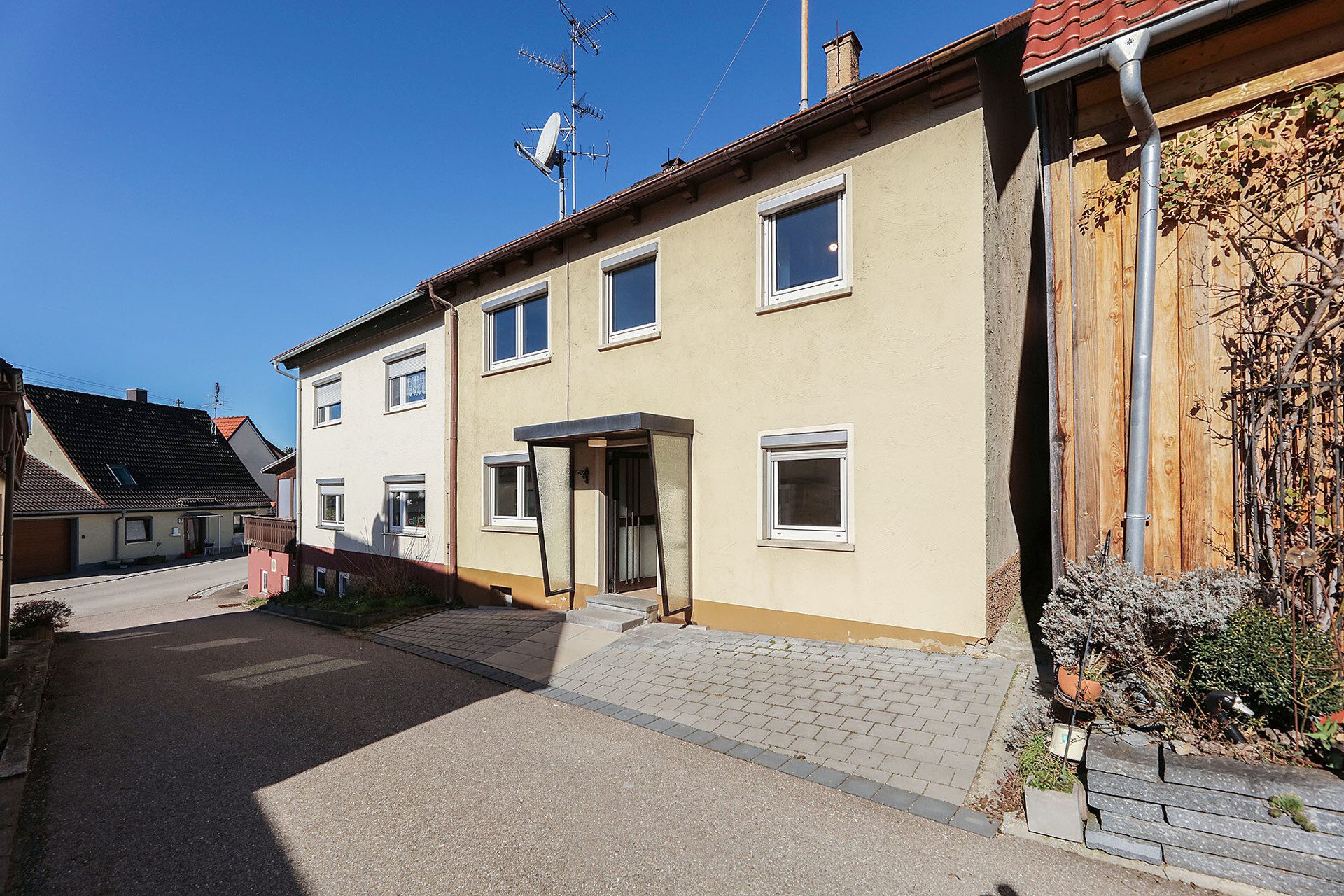 Immobilienangebot - Gerstetten / Heldenfingen - Alle - Hier beginnt Ihr Projekt Zuhause – Doppelhaushälfte mit Potenzial
