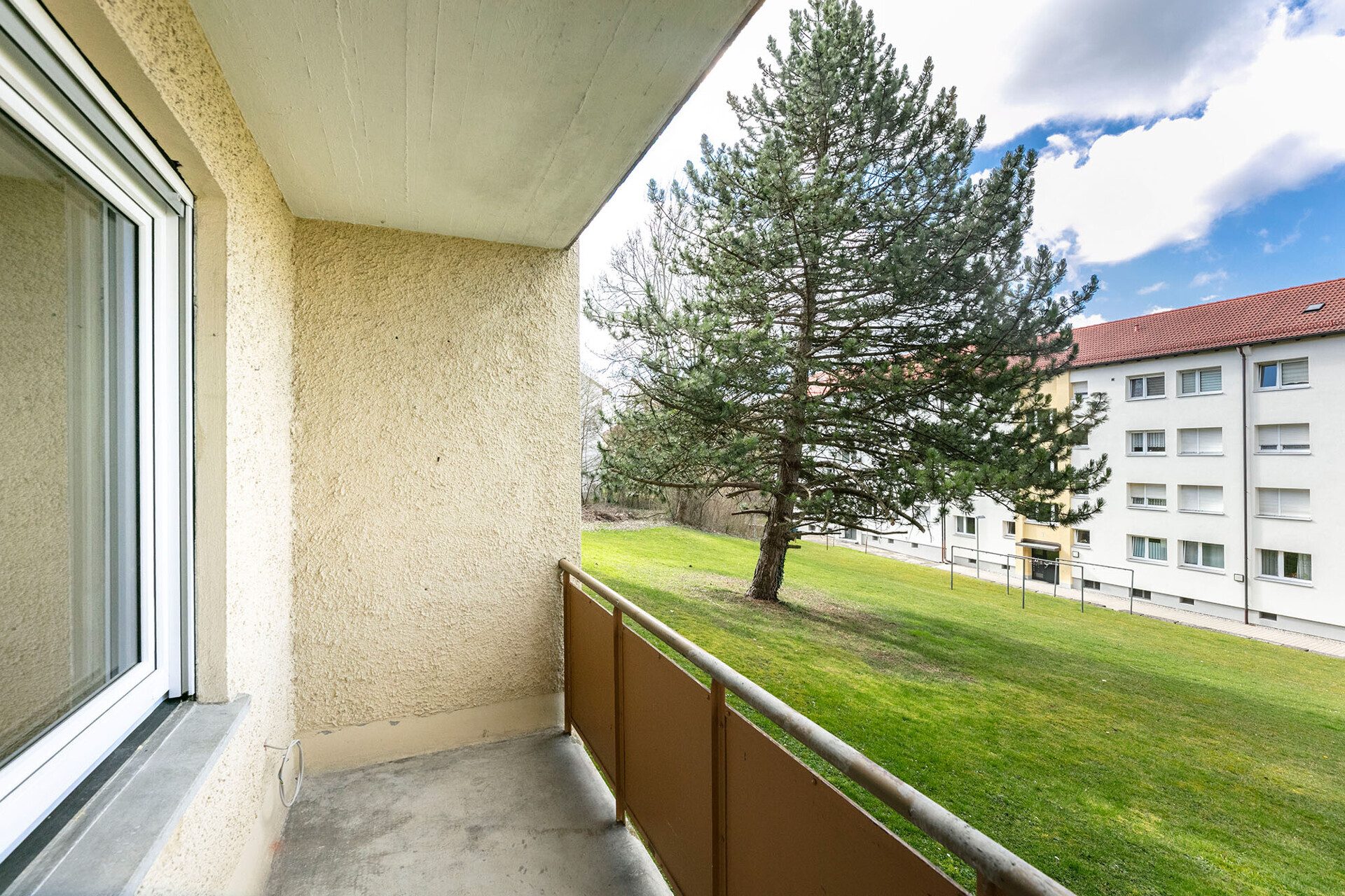 Immobilienangebot - Ulm-Eselsberg - Alle - Hier lässt es sich wohnen - sanierte 3-Zimmer-Wohnung mit Stellplatz