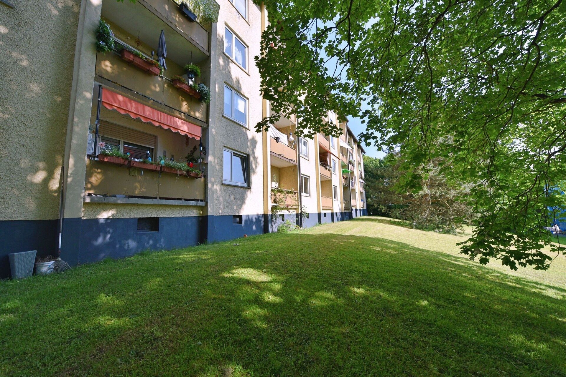 Immobilienangebot - Ulm-Eselsberg - Alle - Hier lässt es sich wohnen - sanierte 3-Zimmer-Wohnung mit Stellplatz