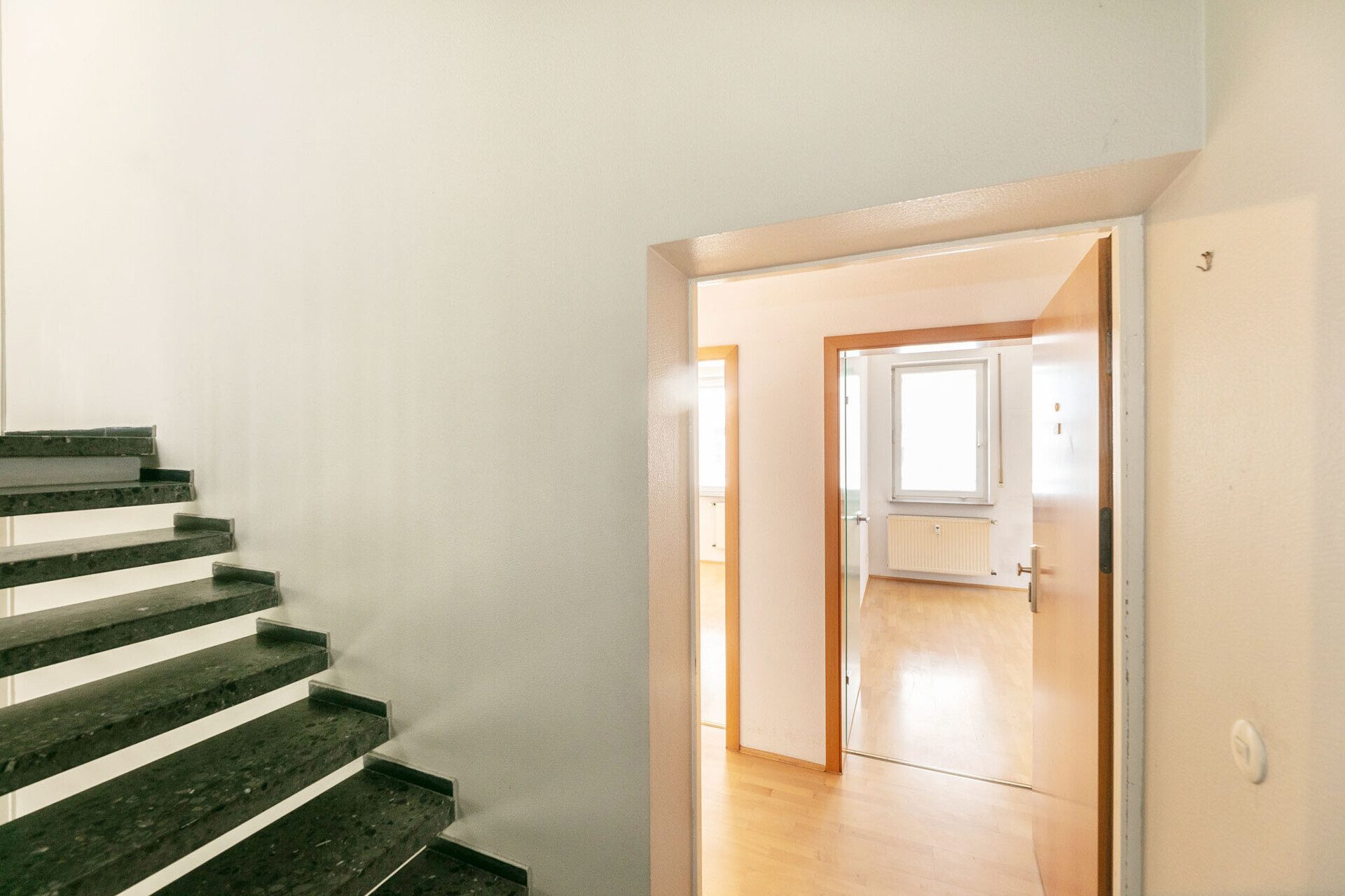 Immobilienangebot - Ulm - Alle - Wohnen mit Komfort mitten in Ulm – 3-Zi.-Wohnung mit Treppenlift