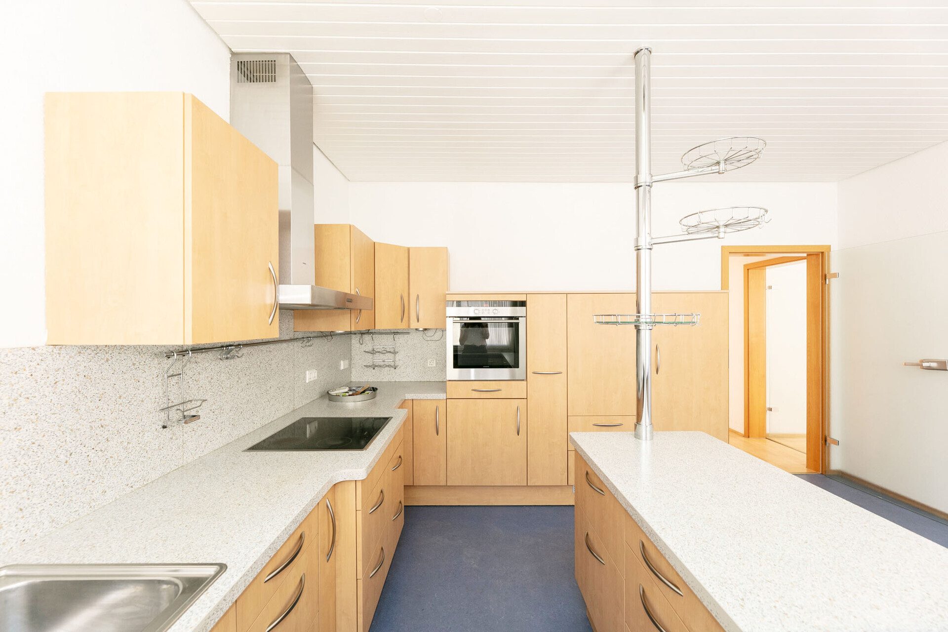 Immobilienangebot - Ulm - Alle - Wohnen mit Komfort mitten in Ulm – 3-Zi.-Wohnung mit Treppenlift