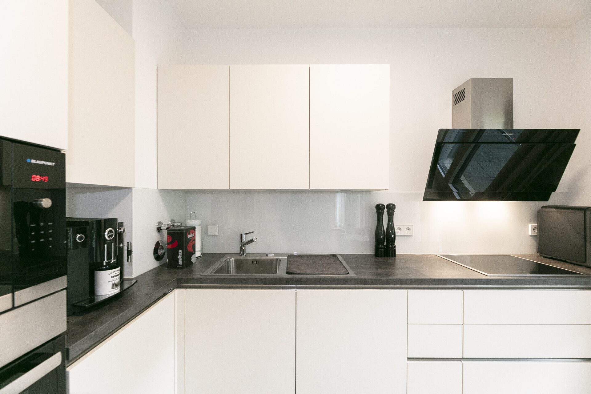 Immobilienangebot - Neu-Ulm - Alle - Wohnen an der Donau: 
Exklusive EG-Wohnung mit Gartenanteil