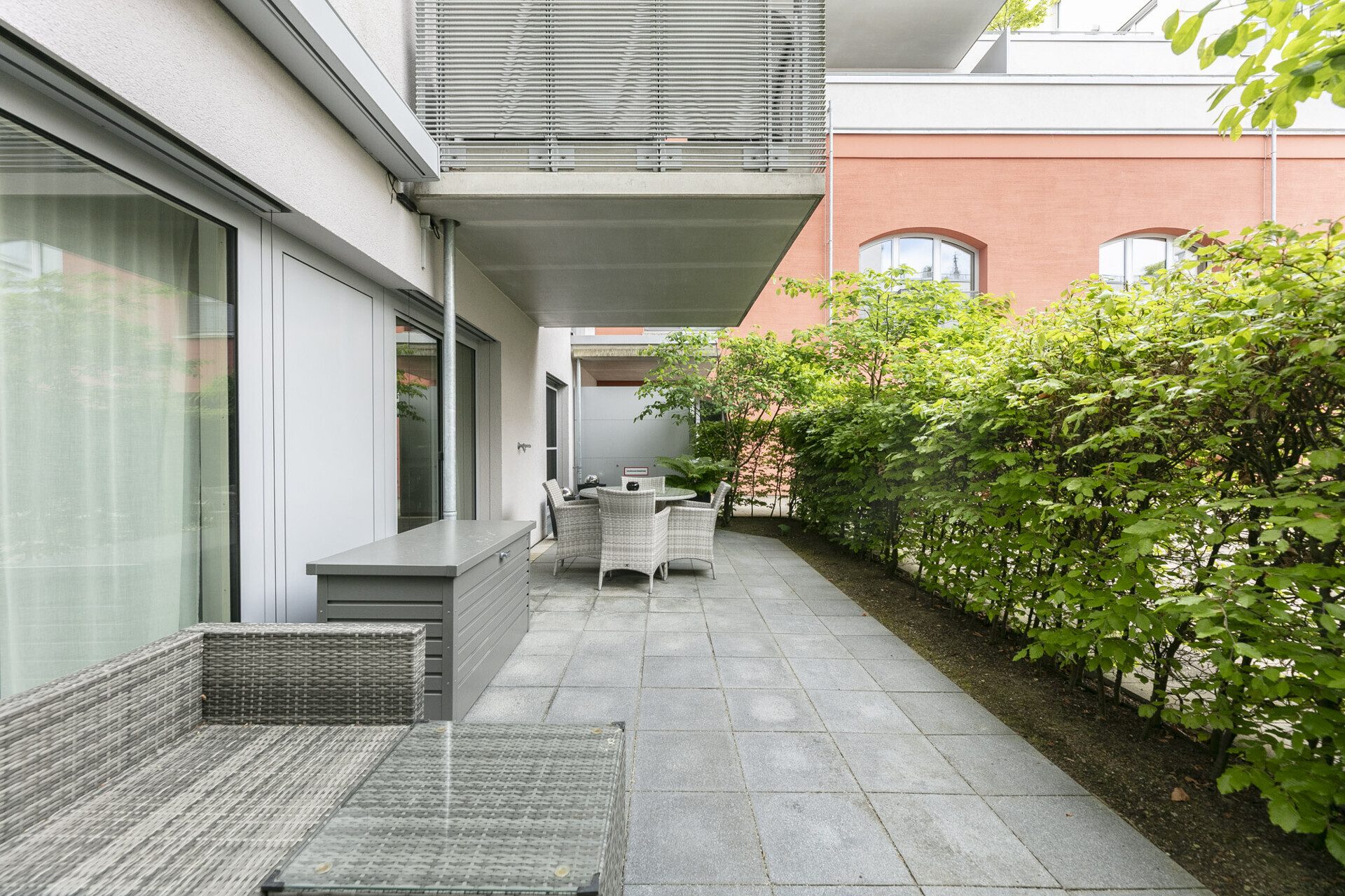 Immobilienangebot - Neu-Ulm - Alle - Wohnen an der Donau: 
Exklusive EG-Wohnung mit Gartenanteil