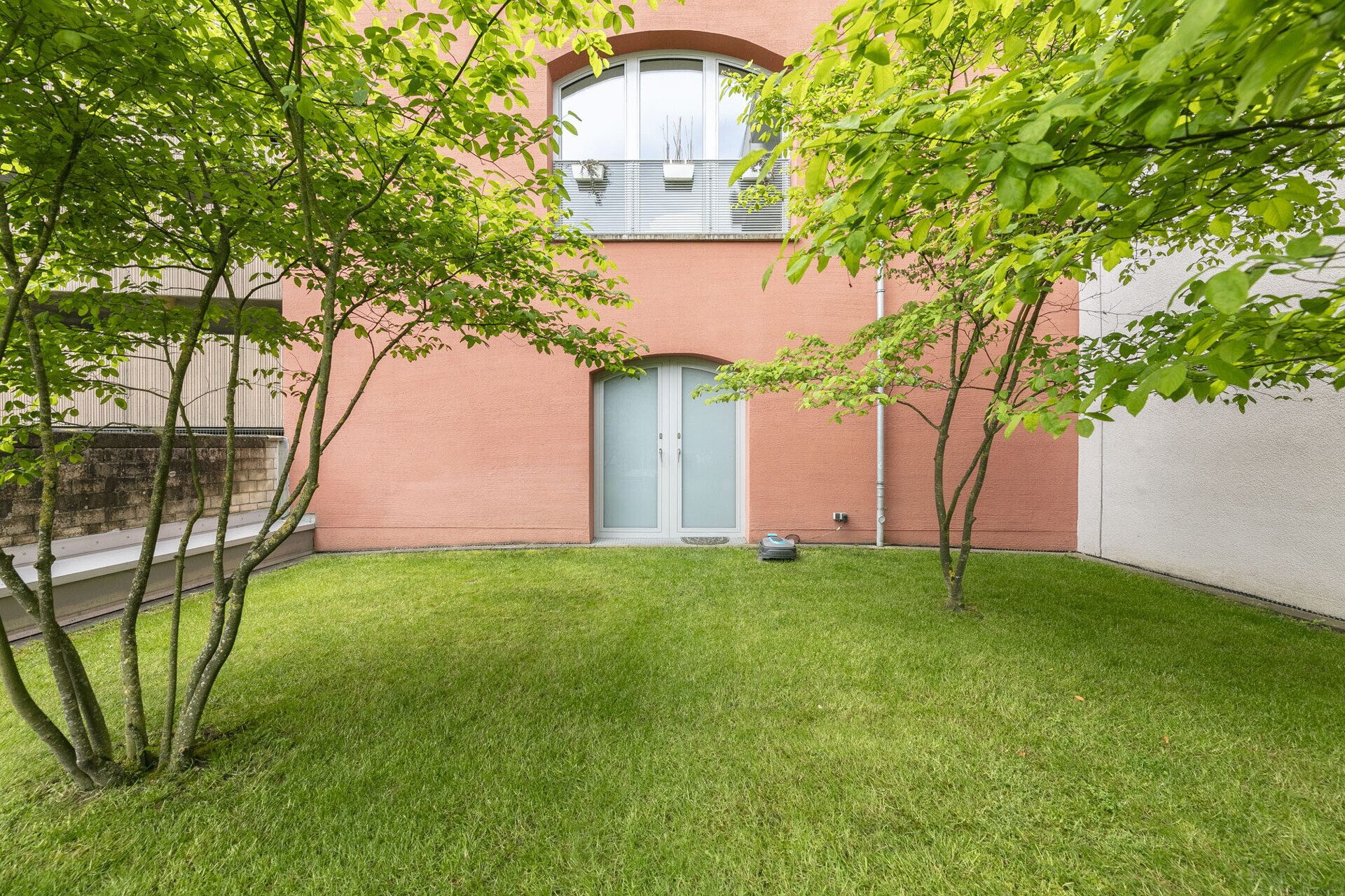 Immobilienangebot - Neu-Ulm - Alle - Wohnen an der Donau: 
Exklusive EG-Wohnung mit Gartenanteil