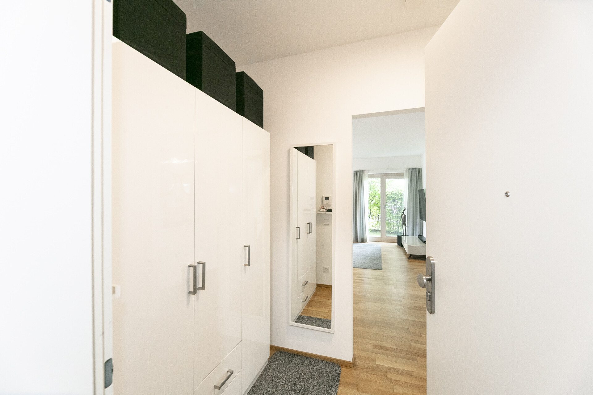 Immobilienangebot - Neu-Ulm - Alle - Wohnen an der Donau: 
Exklusive EG-Wohnung mit Gartenanteil