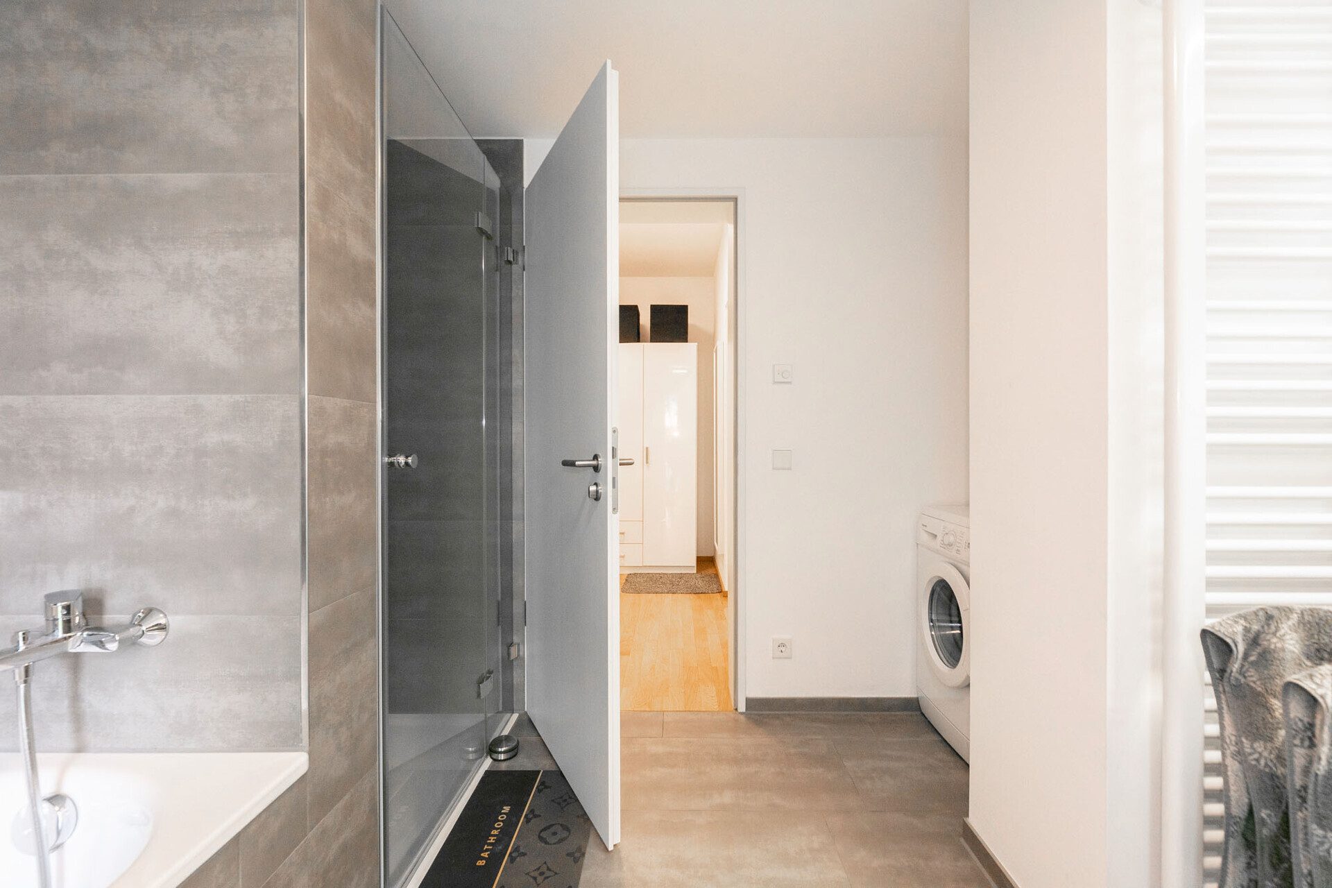 Immobilienangebot - Neu-Ulm - Alle - Wohnen an der Donau: 
Exklusive EG-Wohnung mit Gartenanteil