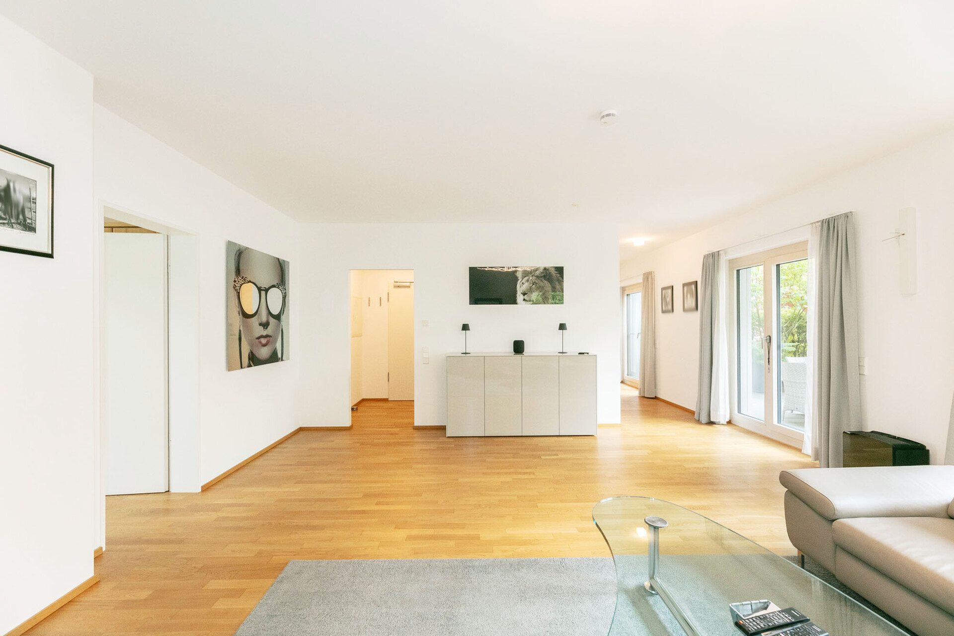Immobilienangebot - Neu-Ulm - Alle - Wohnen an der Donau: 
Exklusive EG-Wohnung mit Gartenanteil