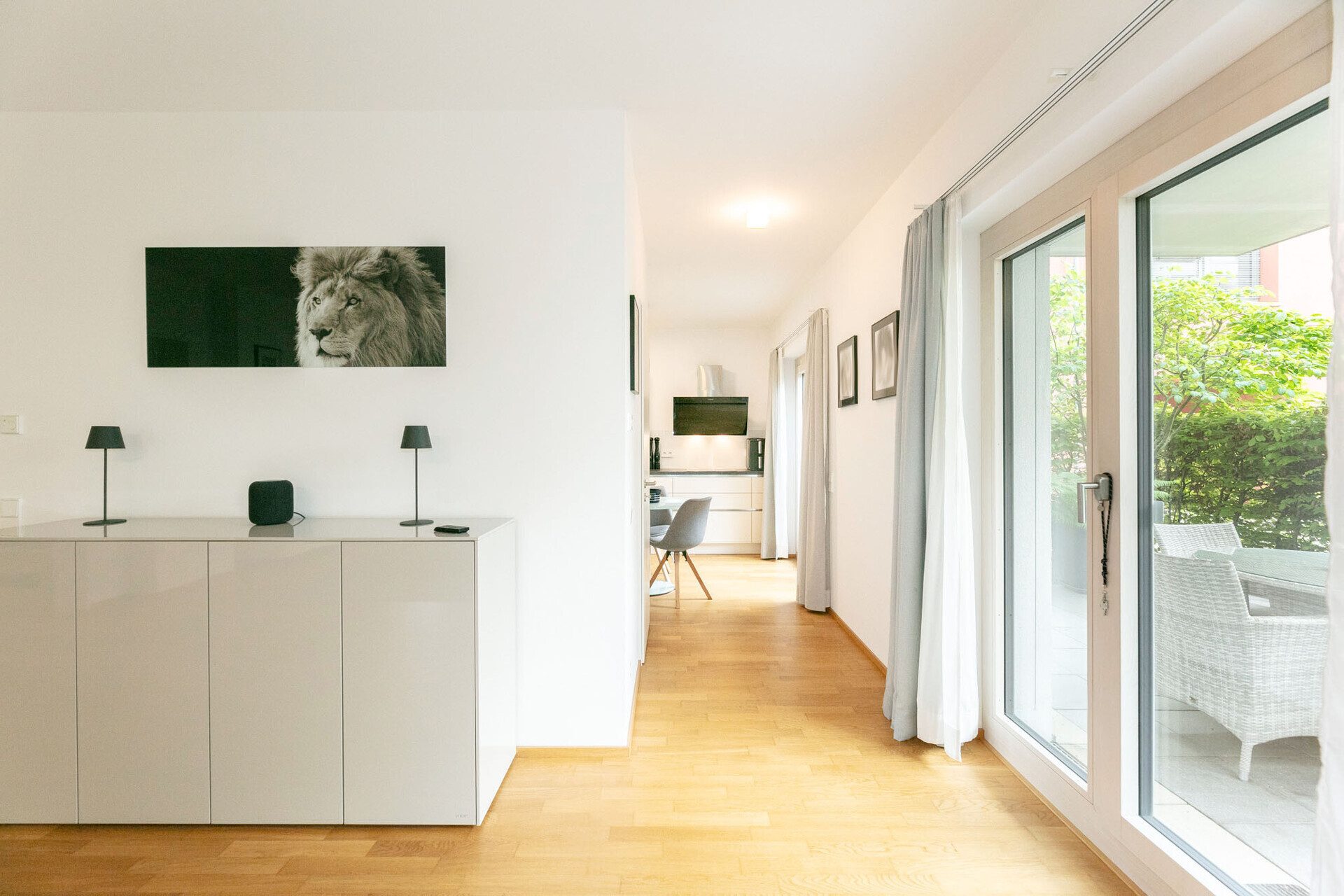 Immobilienangebot - Neu-Ulm - Alle - Wohnen an der Donau: 
Exklusive EG-Wohnung mit Gartenanteil