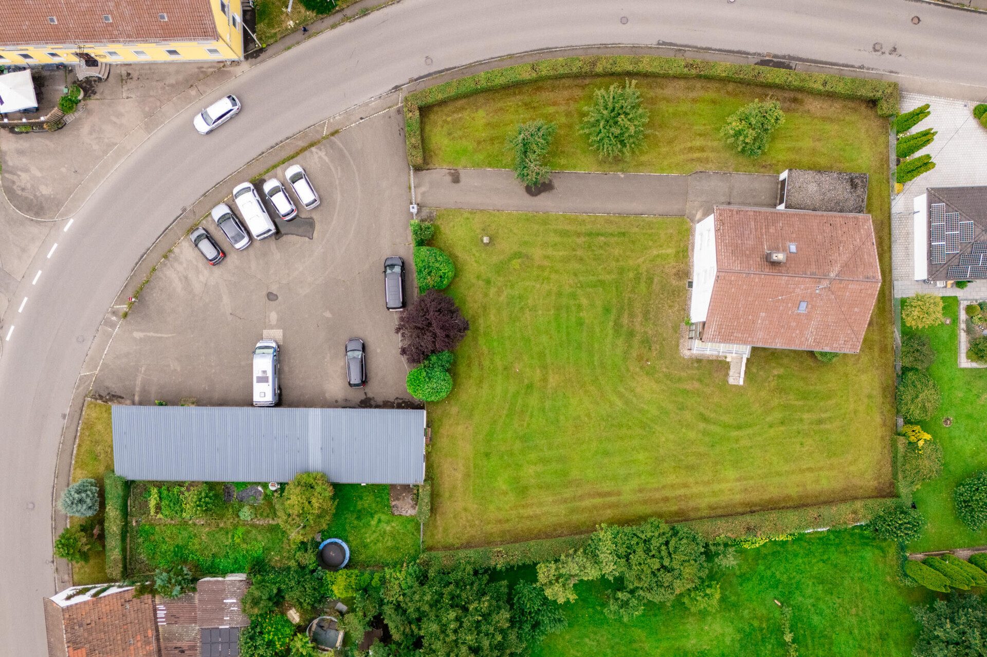 Immobilienangebot - Ulm / Donaustetten - Alle - Projektgrundstück mit Bestand: 3.111 m² inkl. Zweifamilienhaus und 9 Garagen