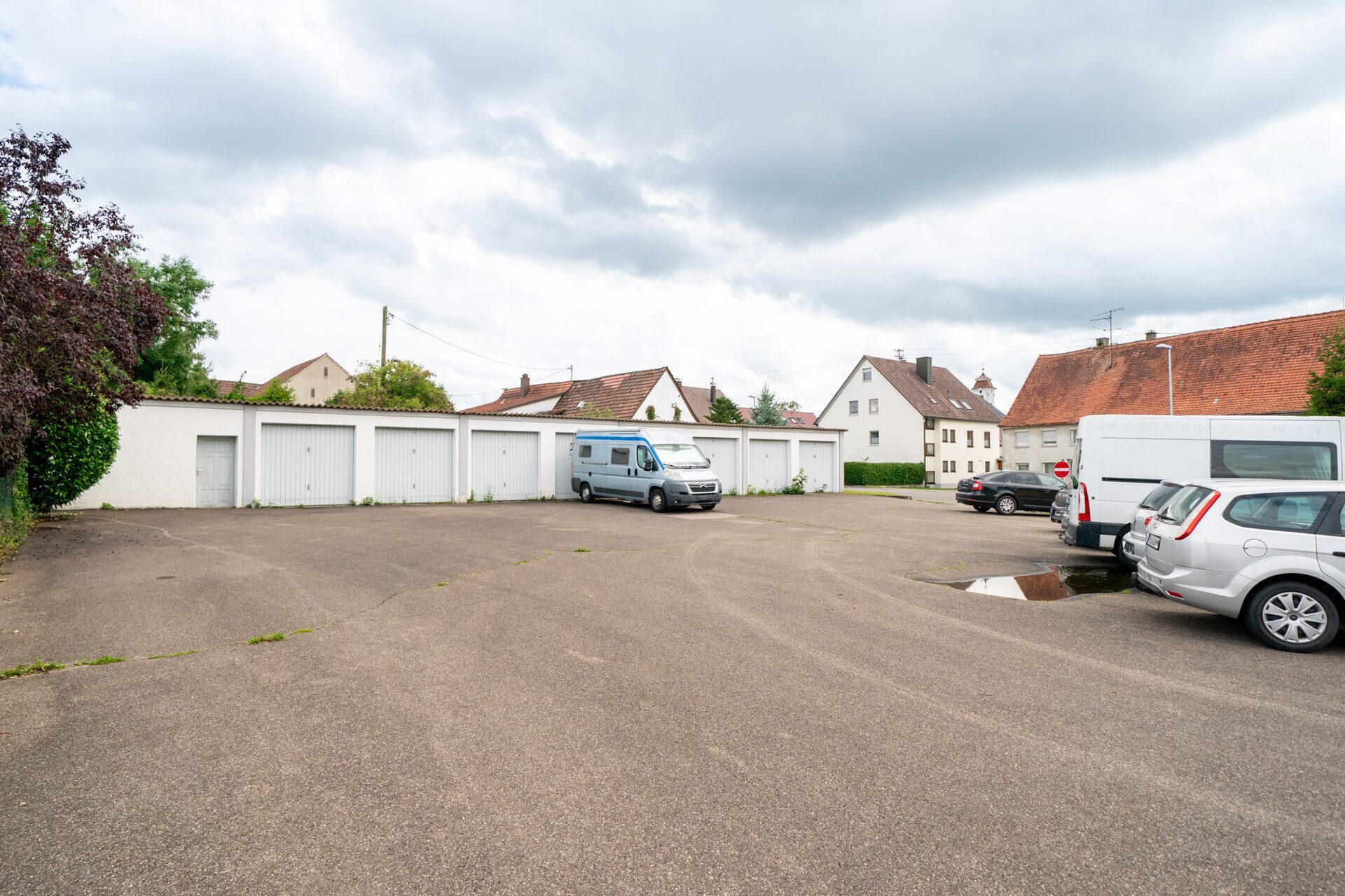 Immobilienangebot - Ulm / Donaustetten - Alle - Projektgrundstück mit Bestand: 3.111 m² inkl. Zweifamilienhaus und 9 Garagen