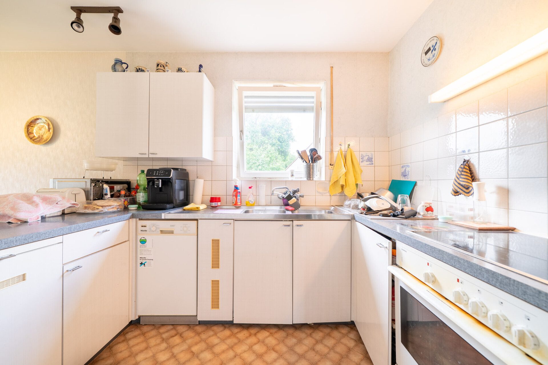 Immobilienangebot - Ulm / Donaustetten - Alle - Projektgrundstück mit Bestand: 3.111 m² inkl. Zweifamilienhaus und 9 Garagen