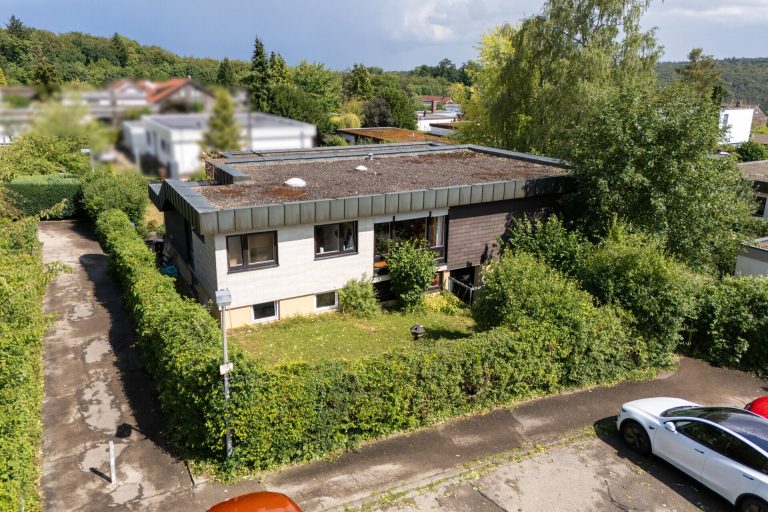 Immobilienangebot - Blaustein / Herrlingen - Alle - Einzigartige Immobilienkombination – Zwei Bungalows mit Einliegerwohnung