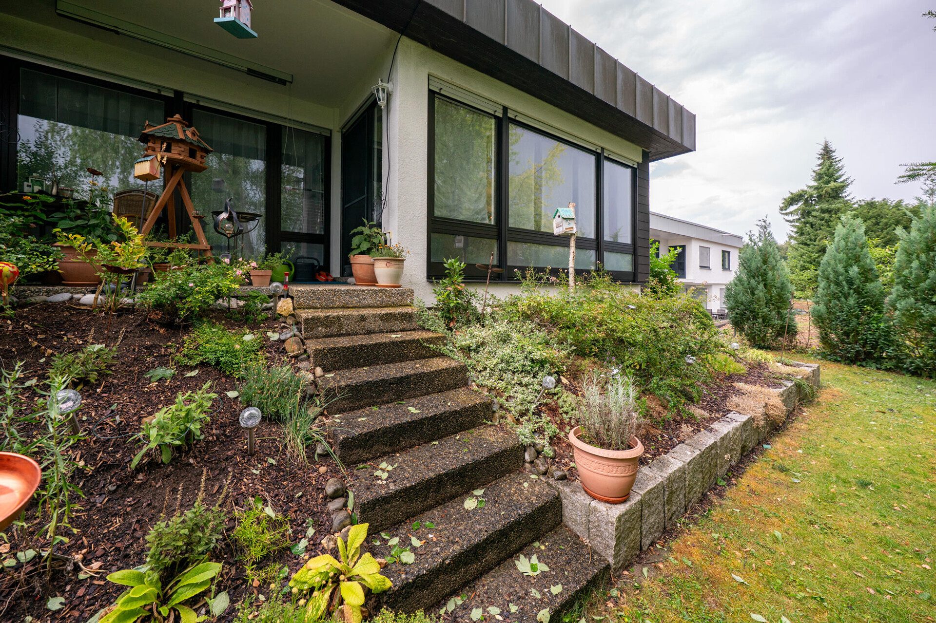 Immobilienangebot - Blaustein / Herrlingen - Alle - Einzigartige Immobilienkombination – Zwei Bungalows mit Einliegerwohnung
