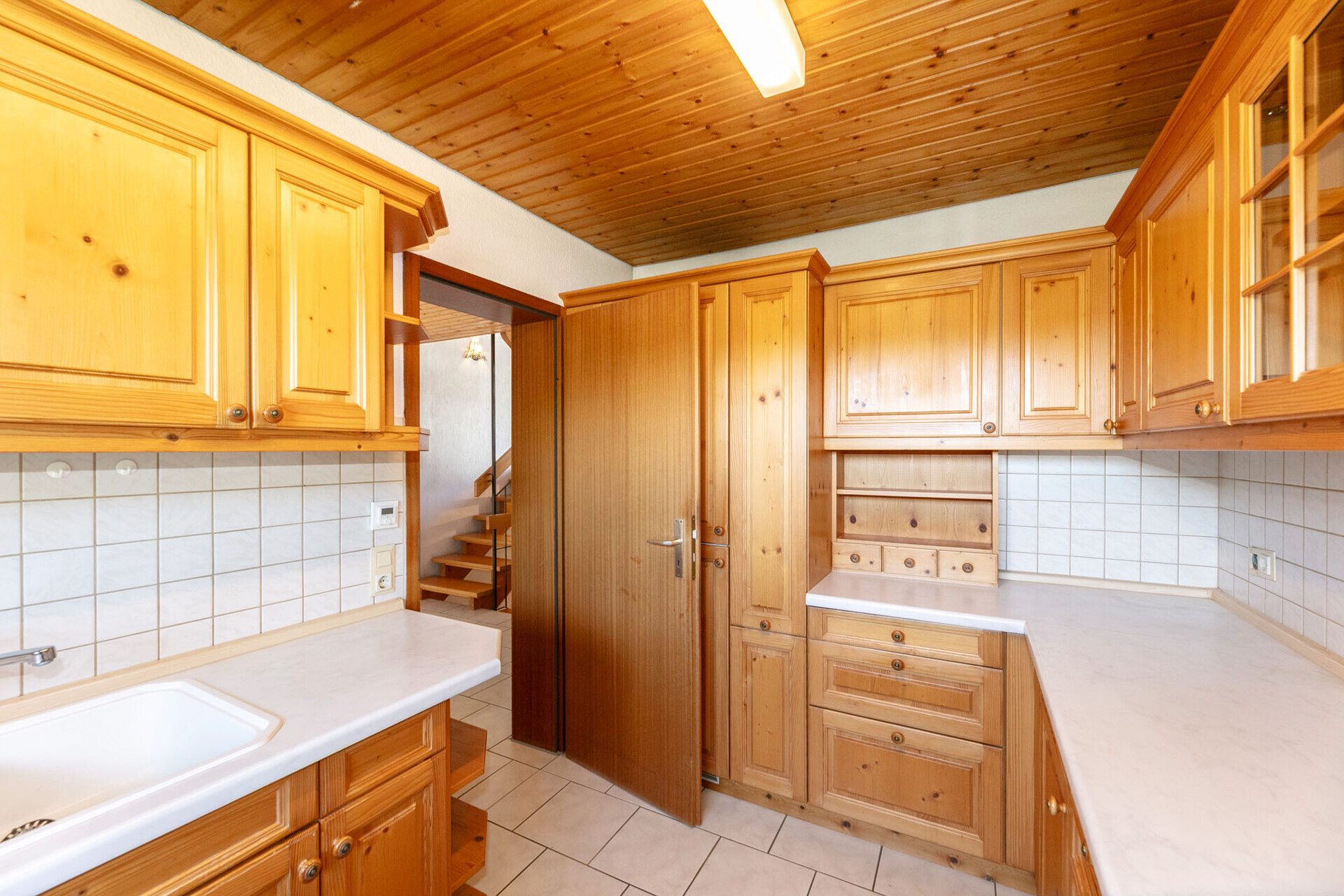 Immobilienangebot - Ulm - Alle - Split-Level-Architektur trifft Wohnkomfort – 
gepflegtes RMH mit Garage