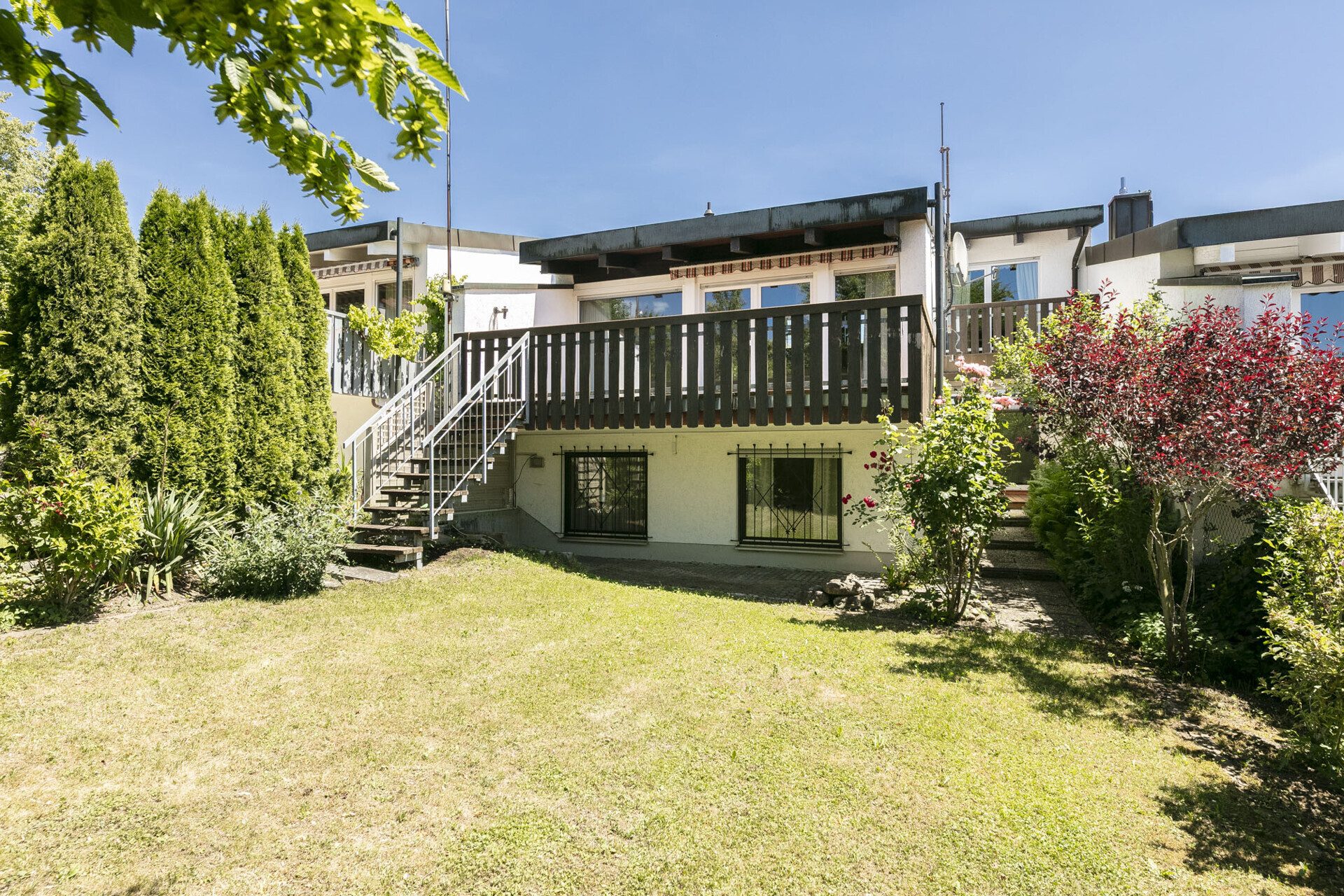 Immobilienangebot - Ulm - Alle - Split-Level-Architektur trifft Wohnkomfort – 
gepflegtes RMH mit Garage