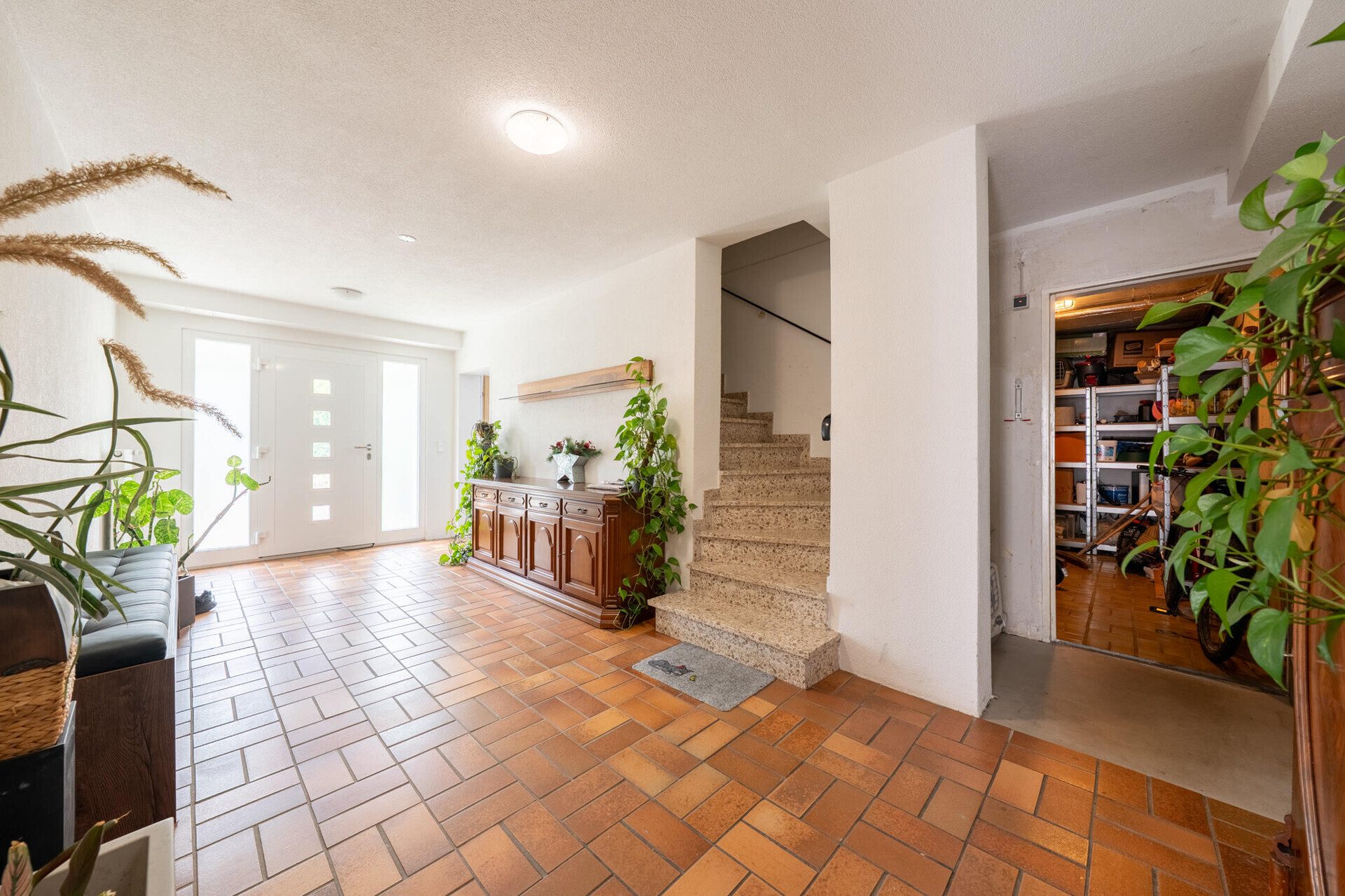 Immobilienangebot - Elchingen / Thalfingen - Alle - Vielseitiges EFH mit Einliegerpotenzial und großzügigem Grundstück