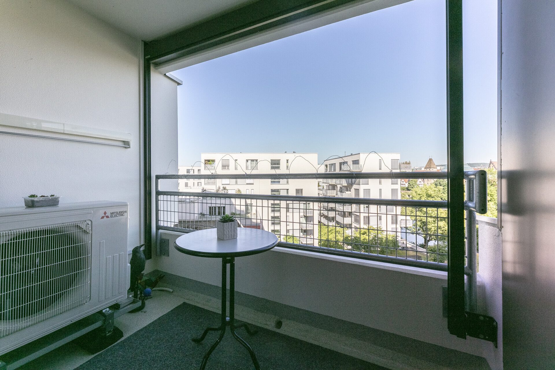 Immobilienangebot - Neu-Ulm - Alle - Sonnenlage mit Münsterblick – 
Stilvolles Apartment inklusive Stellplatz