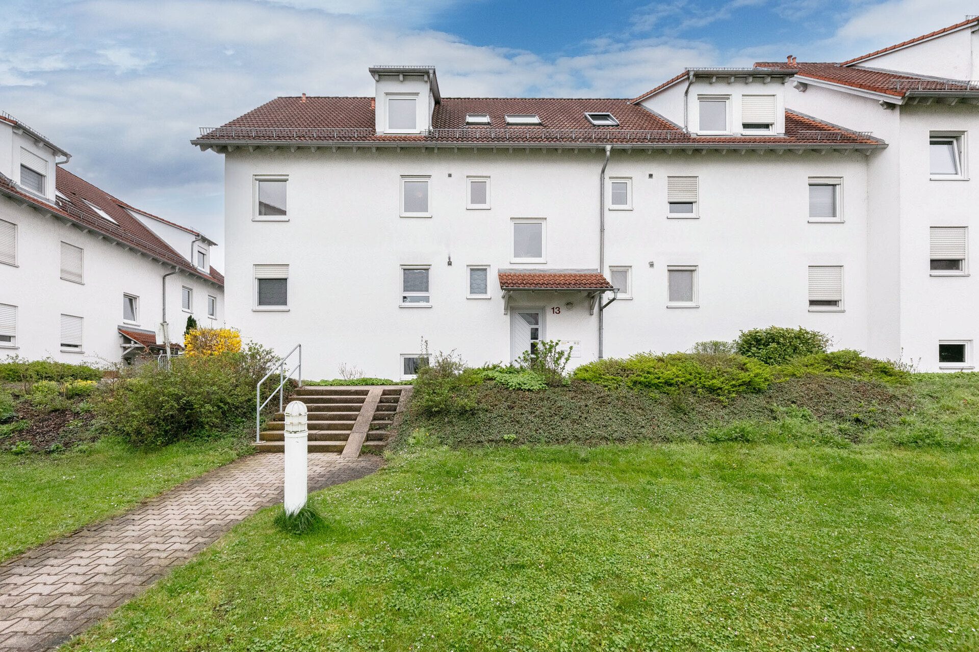 Immobilienangebot - Ehingen - Alle - Ideal für Paare & kleine Familien – 
Wohnung mit Balkon und TG-Stellplatz