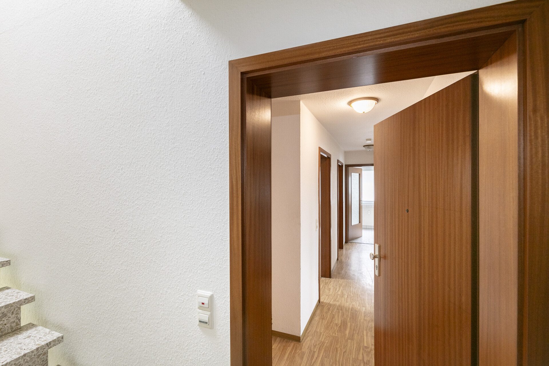 Immobilienangebot - Ehingen - Alle - Ideal für Paare & kleine Familien – 
Wohnung mit Balkon und TG-Stellplatz