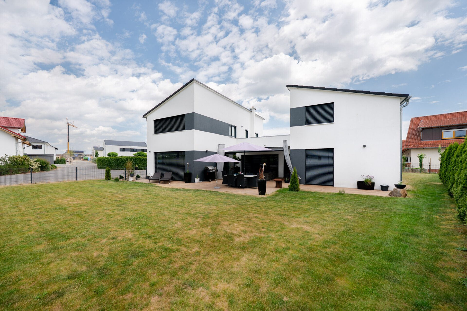 Immobilienangebot - Neenstetten - Alle - Neuwertiges Traumhaus mit luxuriösem Platzangebot
