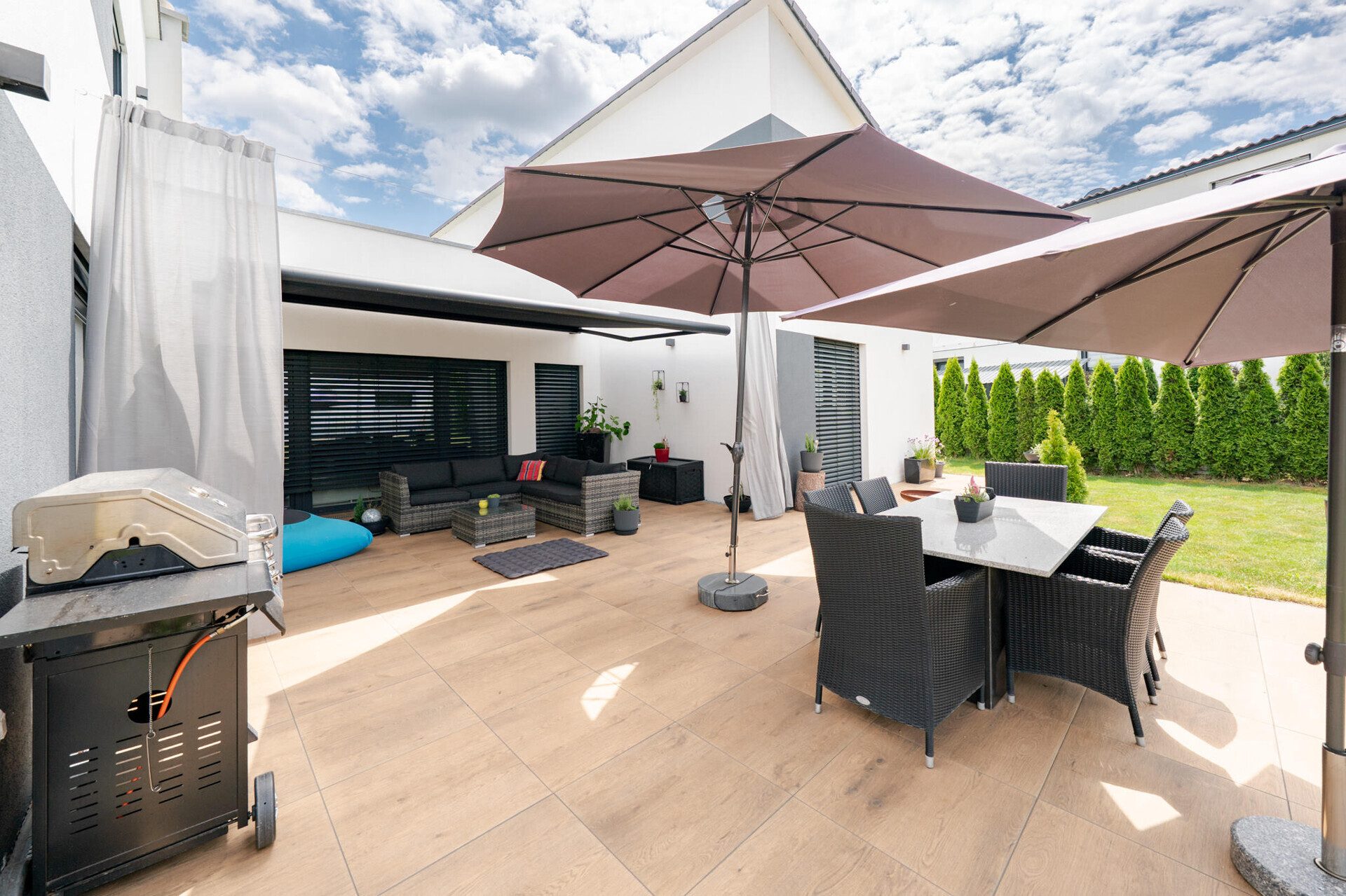 Immobilienangebot - Neenstetten - Alle - Neuwertiges Traumhaus mit luxuriösem Platzangebot