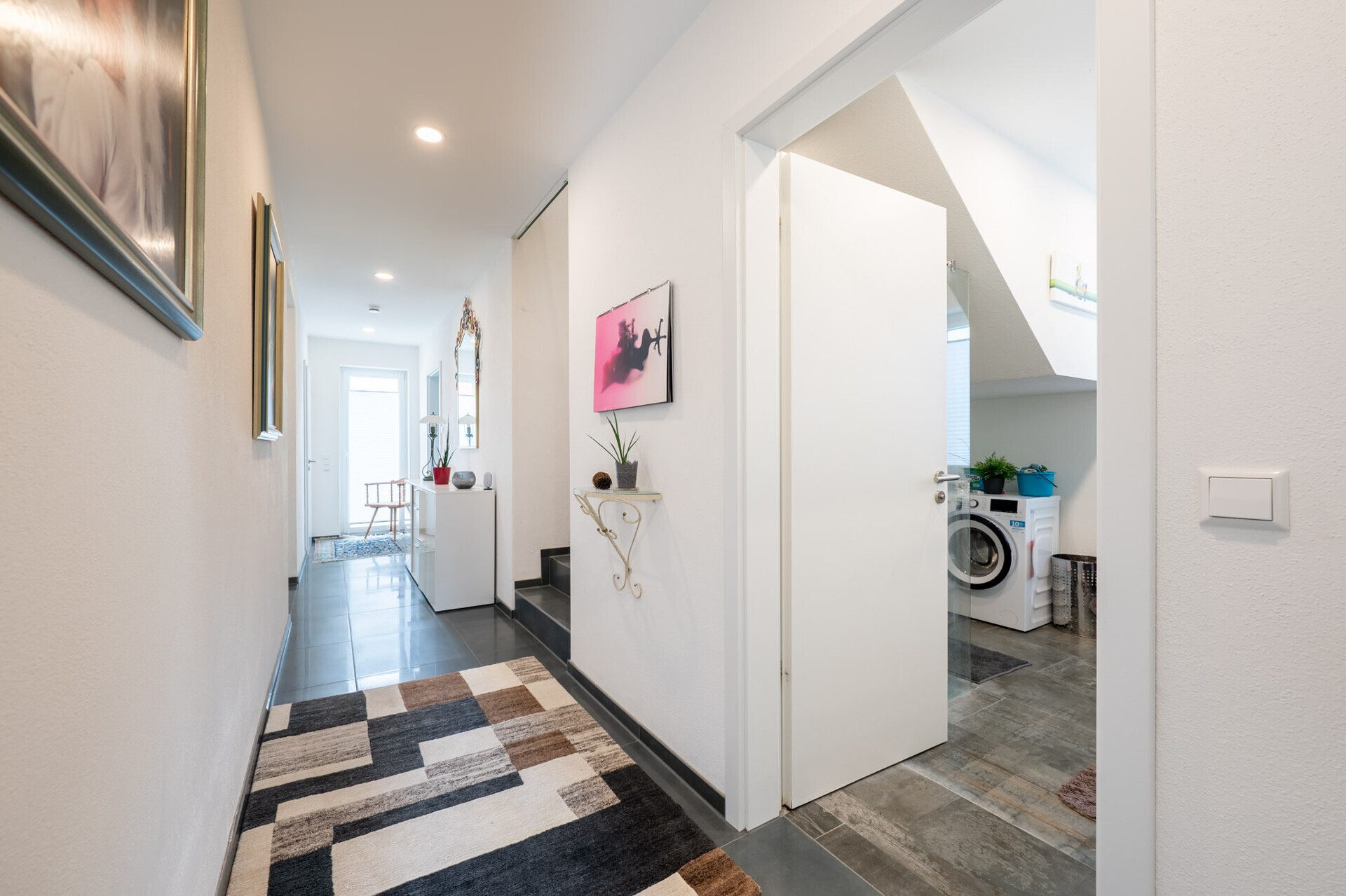 Immobilienangebot - Neenstetten - Alle - Neuwertiges Traumhaus mit luxuriösem Platzangebot