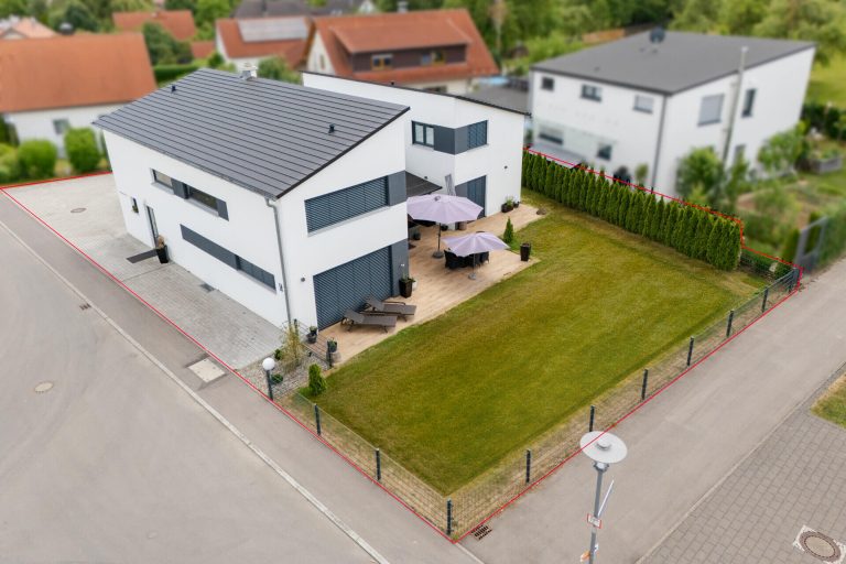 Immobilienangebot - Neenstetten - Alle - Neuwertiges Traumhaus mit luxuriösem Platzangebot