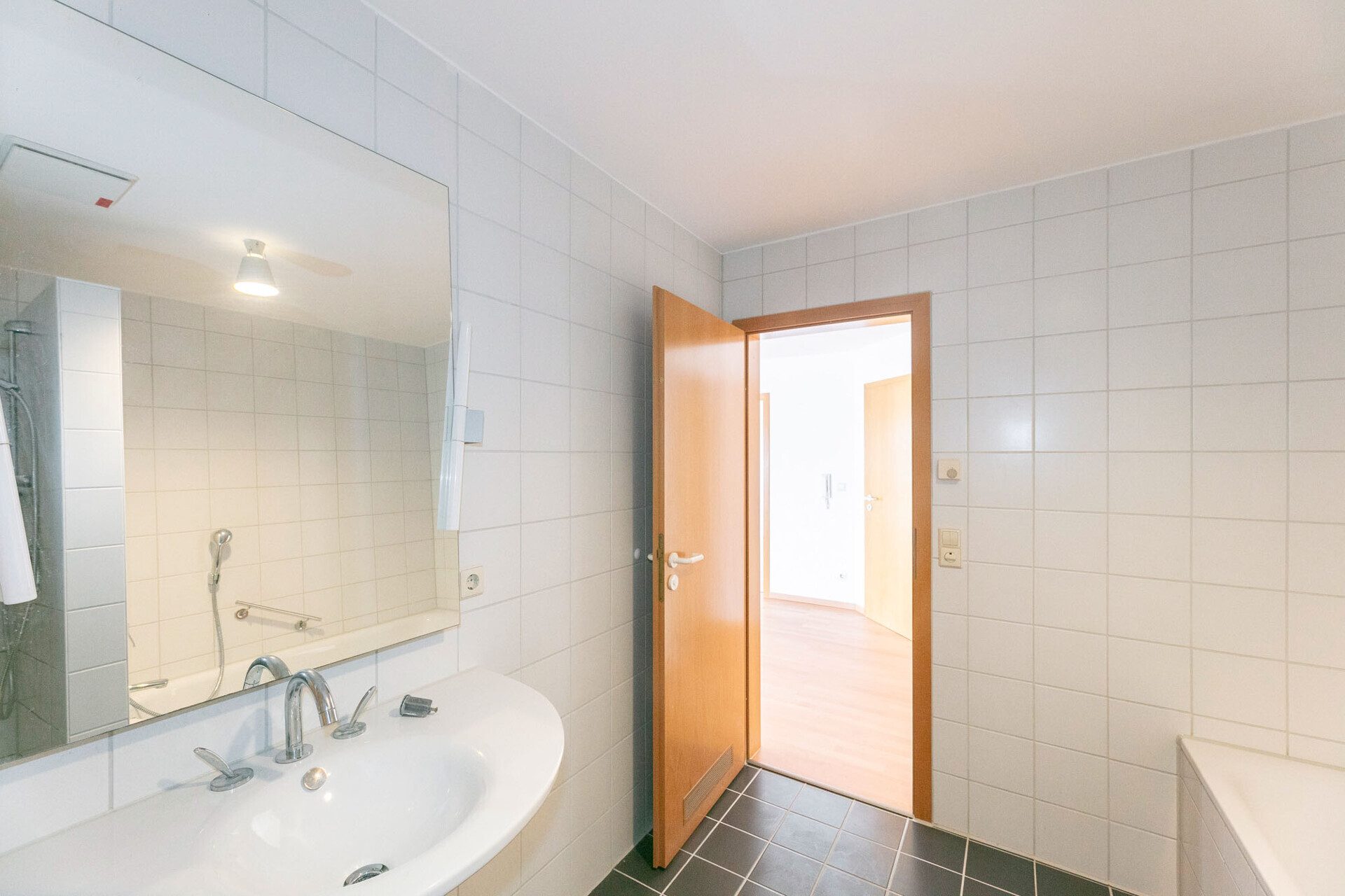 Immobilienangebot - Ulm - Alle - Wohlfühlen auf 83 m² – Lichtdurchflutete Wohnung mit Balkon