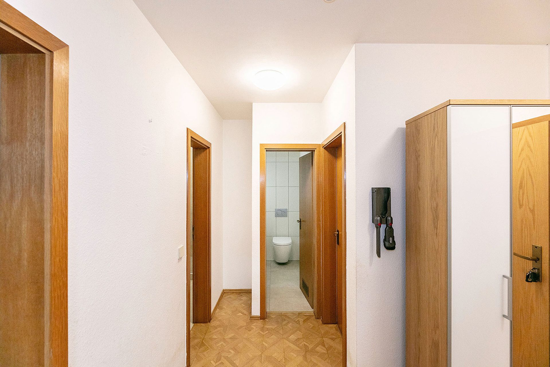 Immobilienangebot - Ulm/Söflingen - Alle - Söflingen: Ein Haus voller Möglichkeiten! 
DHH mit Garten, großer Terrasse und Kamin.