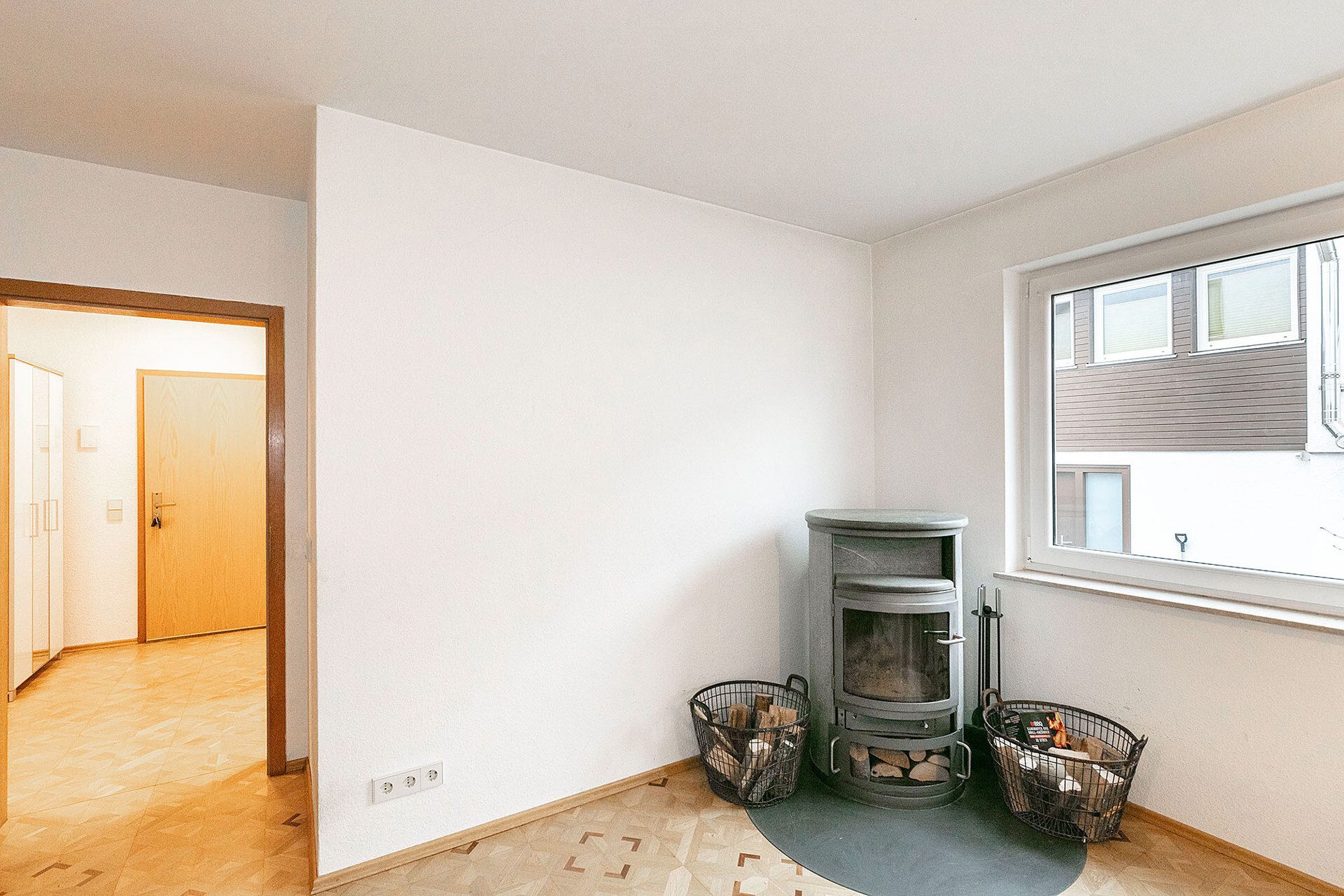 Immobilienangebot - Ulm/Söflingen - Alle - Söflingen: Ein Haus voller Möglichkeiten! 
DHH mit Garten, großer Terrasse und Kamin.