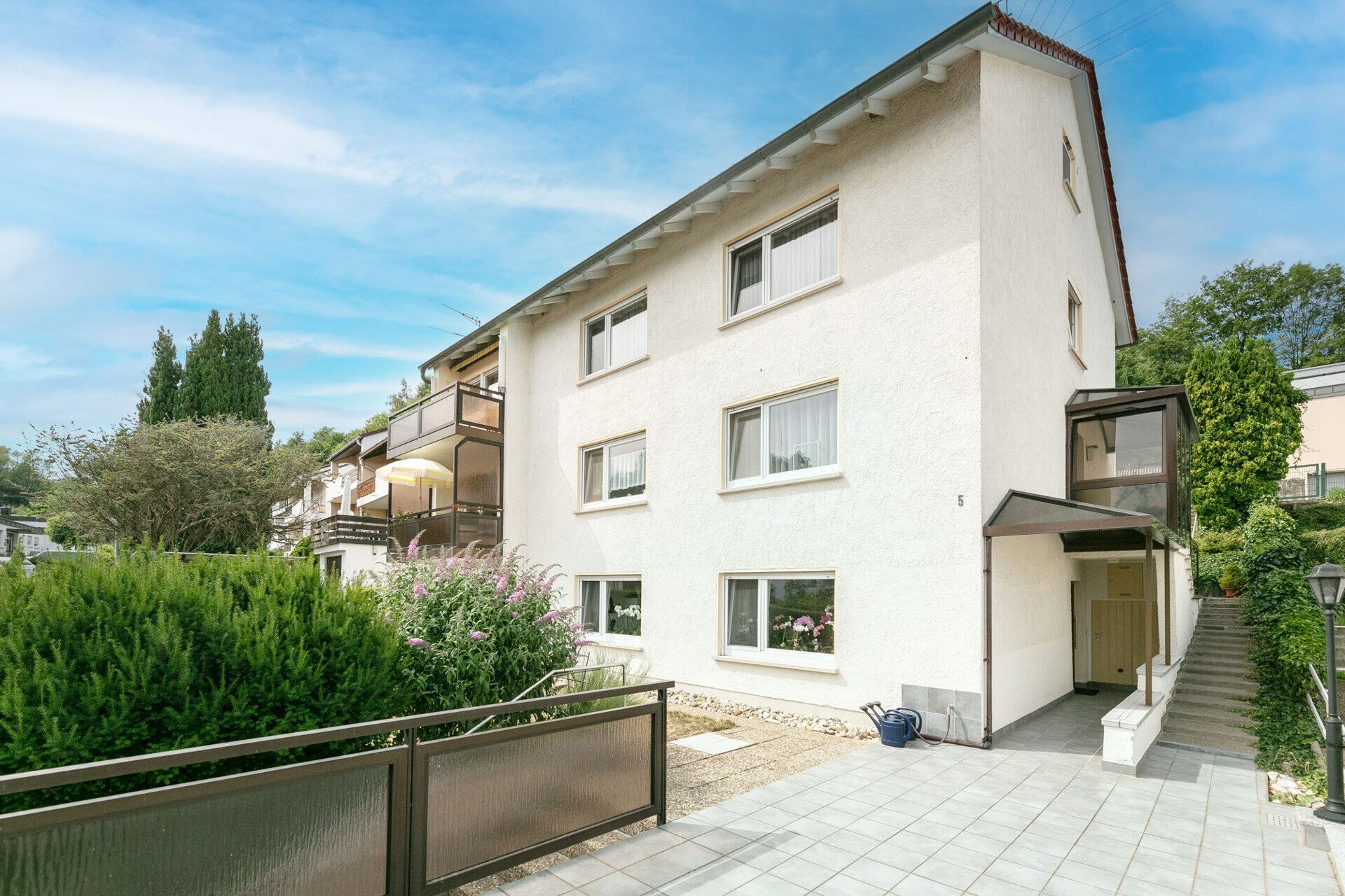 Immobilienangebot - Elchingen / Thalfingen - Alle - Einziehen, wohlfühlen, von Mieteinnahmen profitieren -Ihr ZFH in Thalfingen