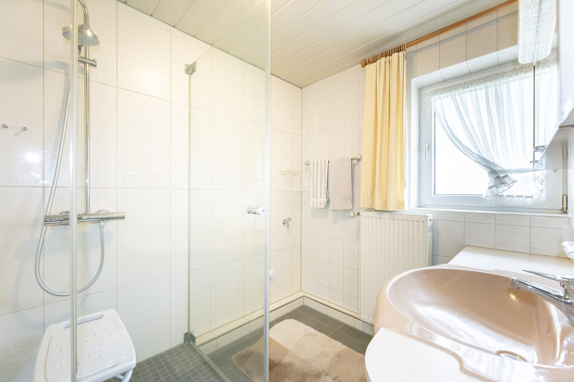 Immobilienangebot - Elchingen / Thalfingen - Alle - Einziehen, wohlfühlen, von Mieteinnahmen profitieren -Ihr ZFH in Thalfingen
