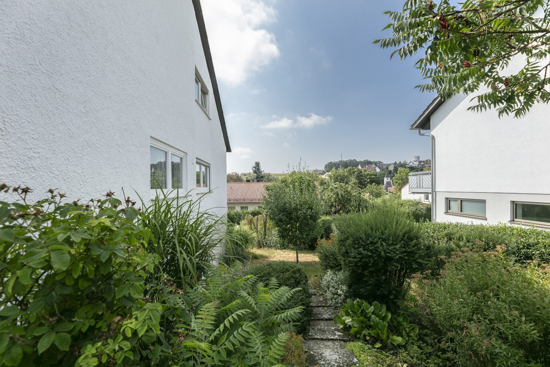 Immobilienangebot - Langenau/Albeck - Alle - -PROVISIONSFREI- Teilvermietetes Dreifamilienhaus in begehrter Aussichtslage