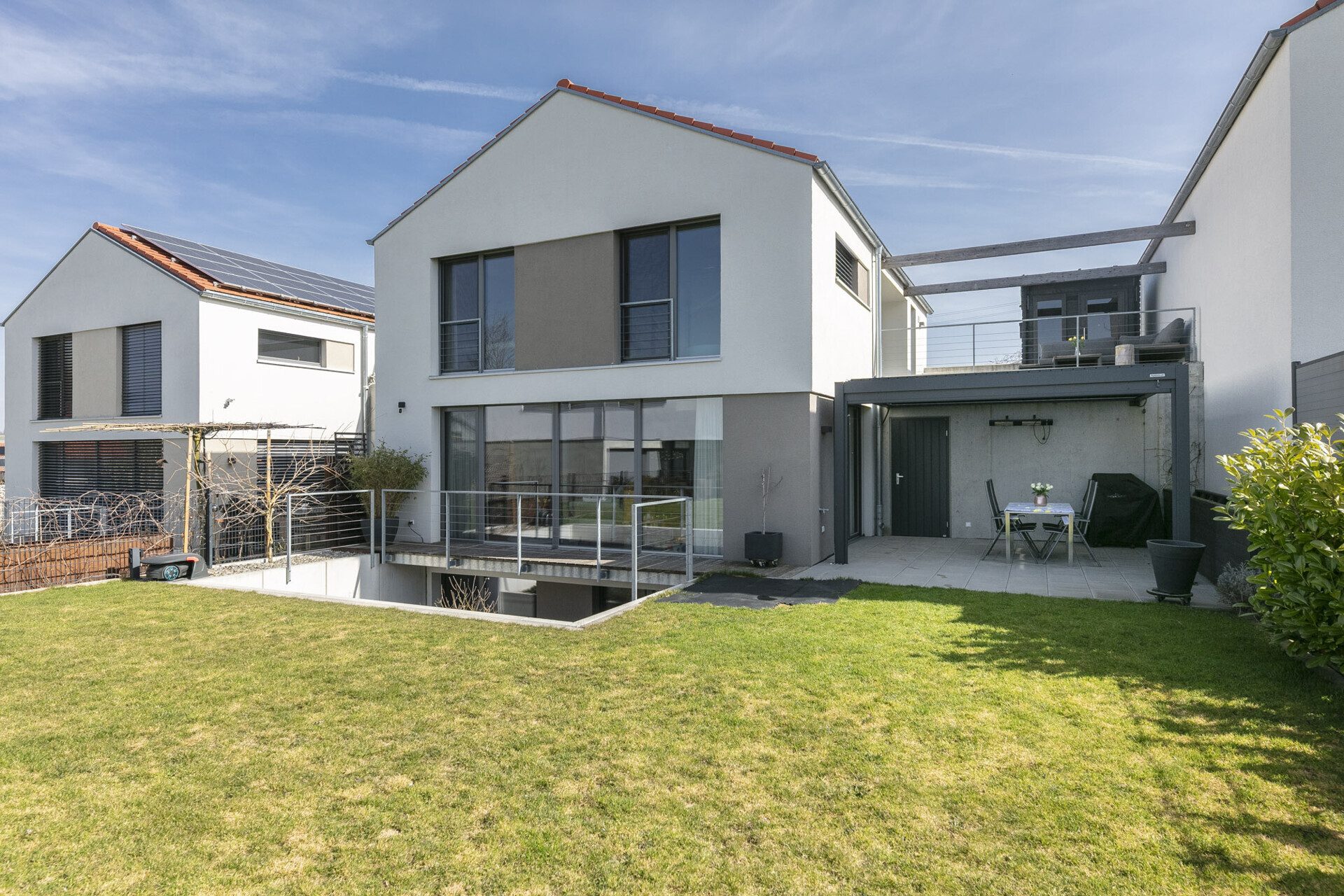Immobilienangebot - Oberdischingen - Alle - Design, Komfort und Exklusivität vereint
Hochwertiges EFH mit architektonischem Anspruch