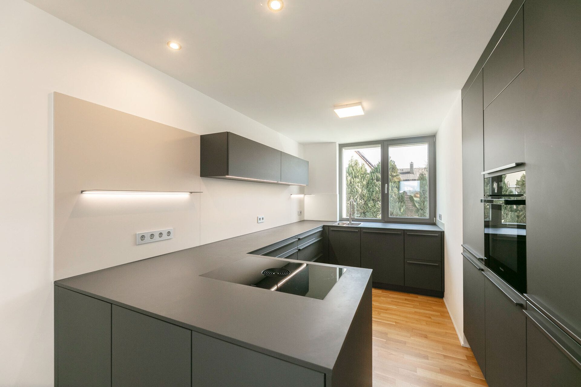 Immobilienangebot - Oberdischingen - Alle - Design, Komfort und Exklusivität vereint
Hochwertiges EFH mit architektonischem Anspruch