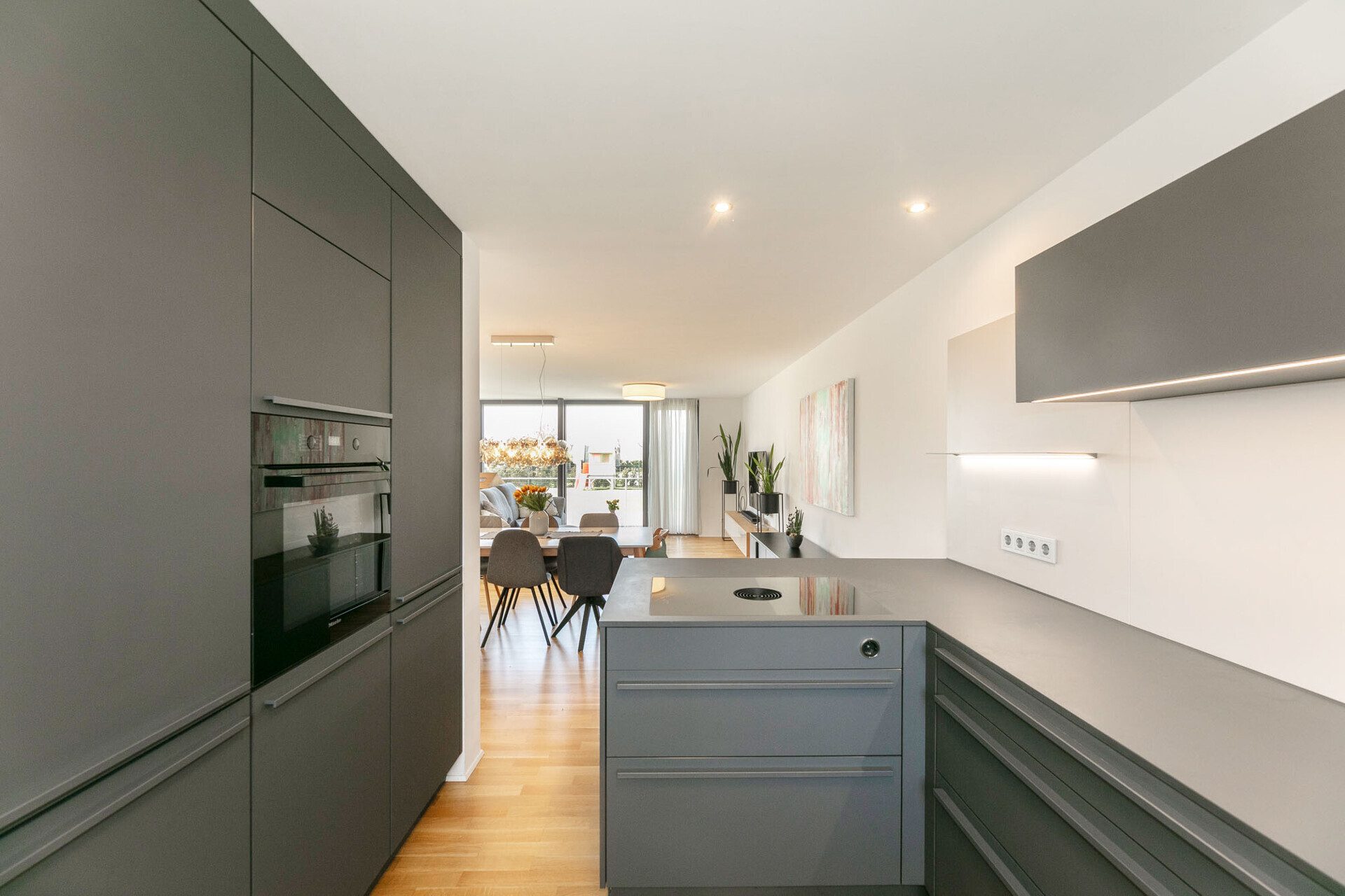 Immobilienangebot - Oberdischingen - Alle - Design, Komfort und Exklusivität vereint
Hochwertiges EFH mit architektonischem Anspruch
