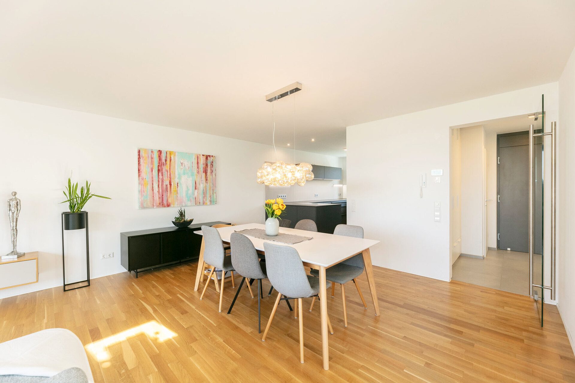 Immobilienangebot - Oberdischingen - Alle - Design, Komfort und Exklusivität vereint
Hochwertiges EFH mit architektonischem Anspruch