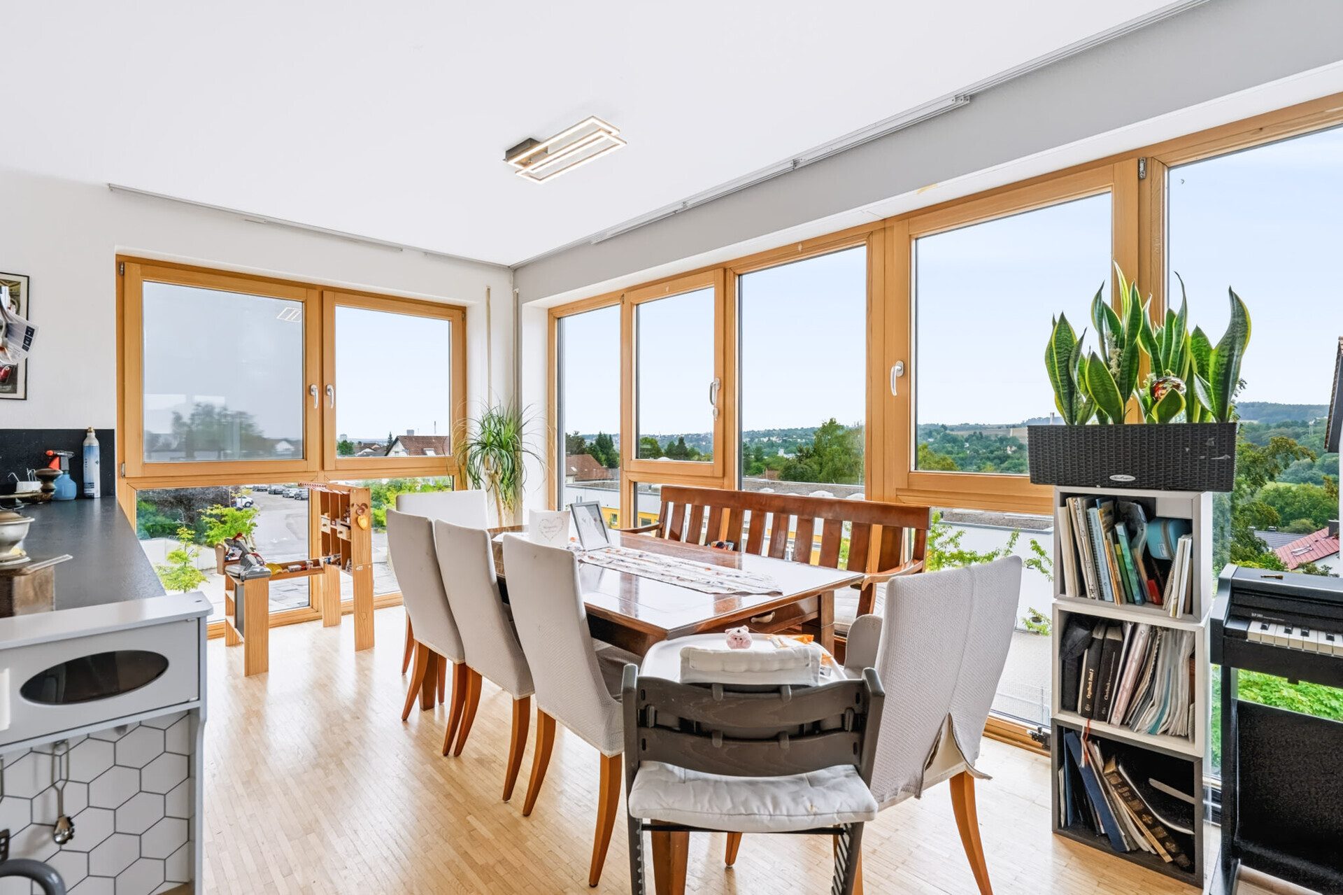 Immobilienangebot - Blaustein - Alle - Moderne 4,5-Zimmer-Wohnung mit Loggia und zwei TG-Stellplätzen in Blaustein