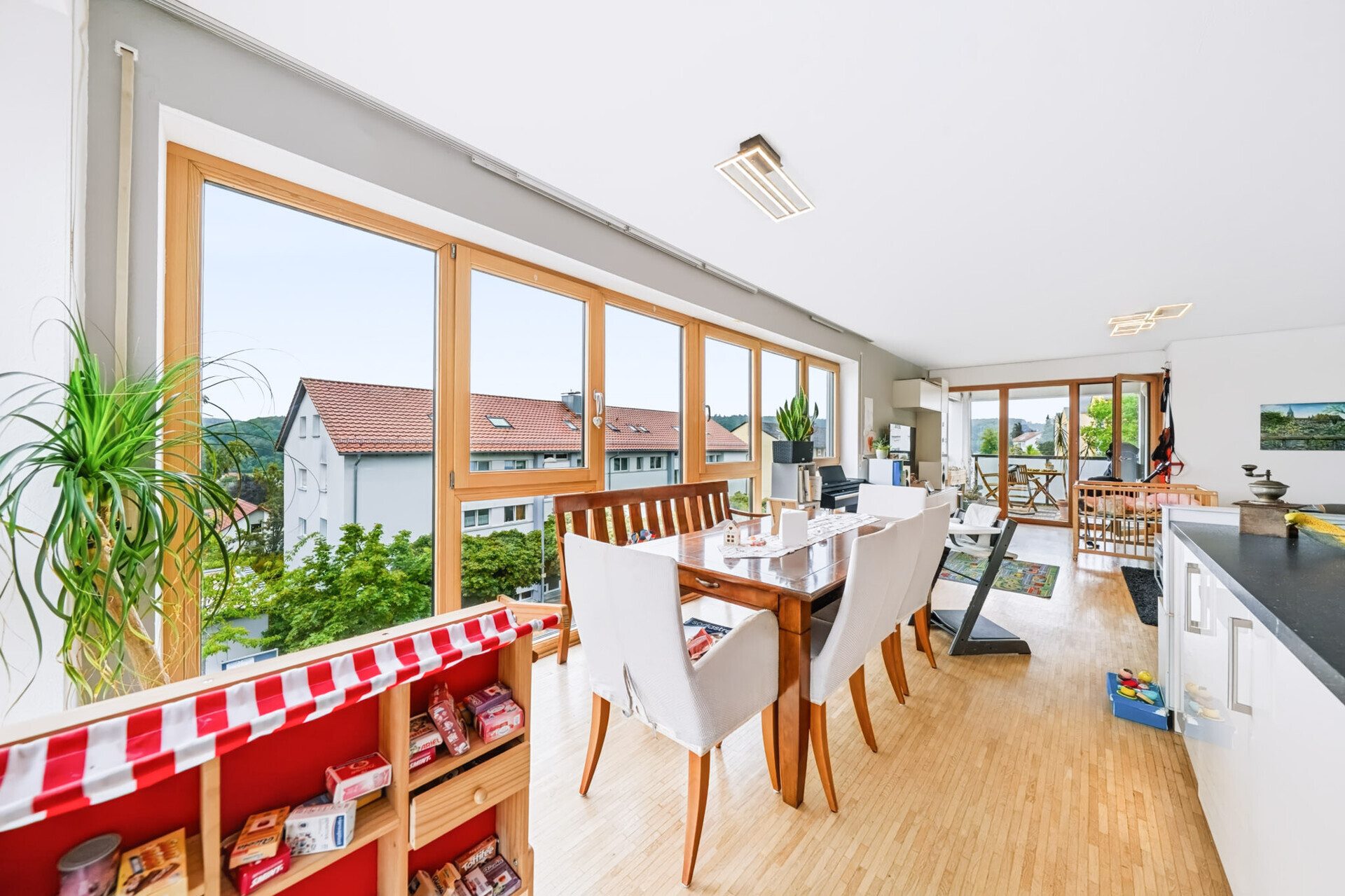 Immobilienangebot - Blaustein - Alle - Moderne 4,5-Zimmer-Wohnung mit Loggia und zwei TG-Stellplätzen in Blaustein