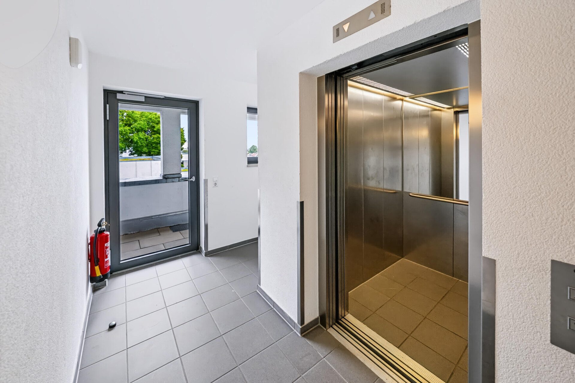 Immobilienangebot - Blaustein - Alle - Moderne 4,5-Zimmer-Wohnung mit Loggia und zwei TG-Stellplätzen in Blaustein