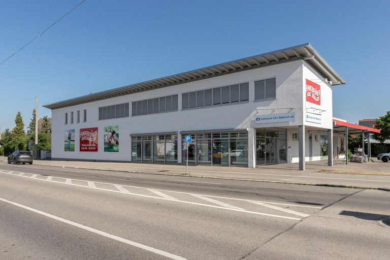 Immobilienangebot - Neu-Ulm / Offenhausen - Alle - Ein Standort, viele Möglichkeiten: Verkaufsfläche, Büro oder Praxis