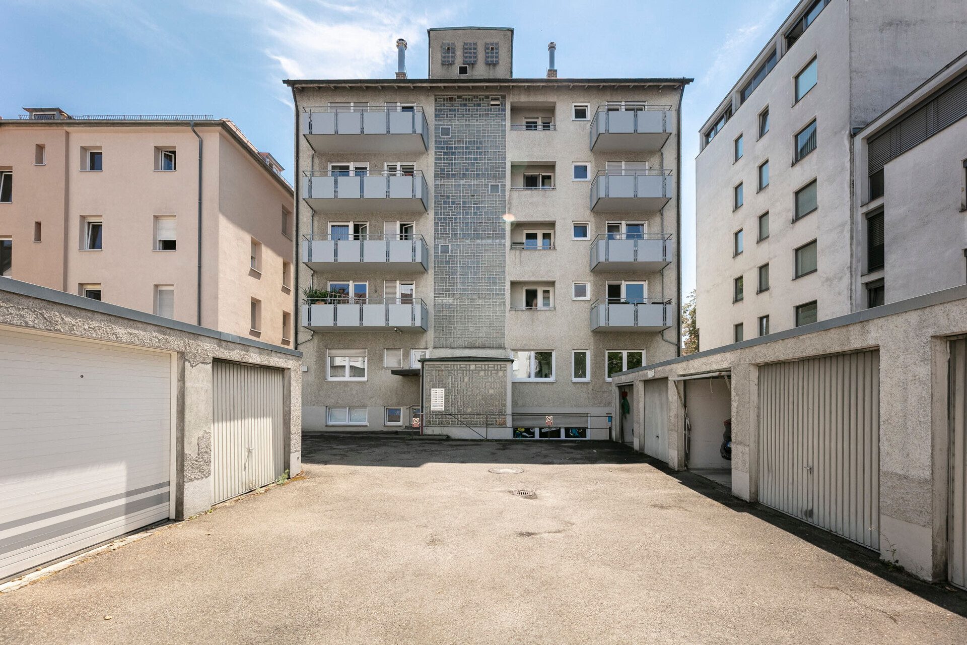 Immobilienangebot - Ulm - Alle - Kapitalanlage mit Mehrwert – Zwei Wohnungen, zwei Garagen, viele Optionen