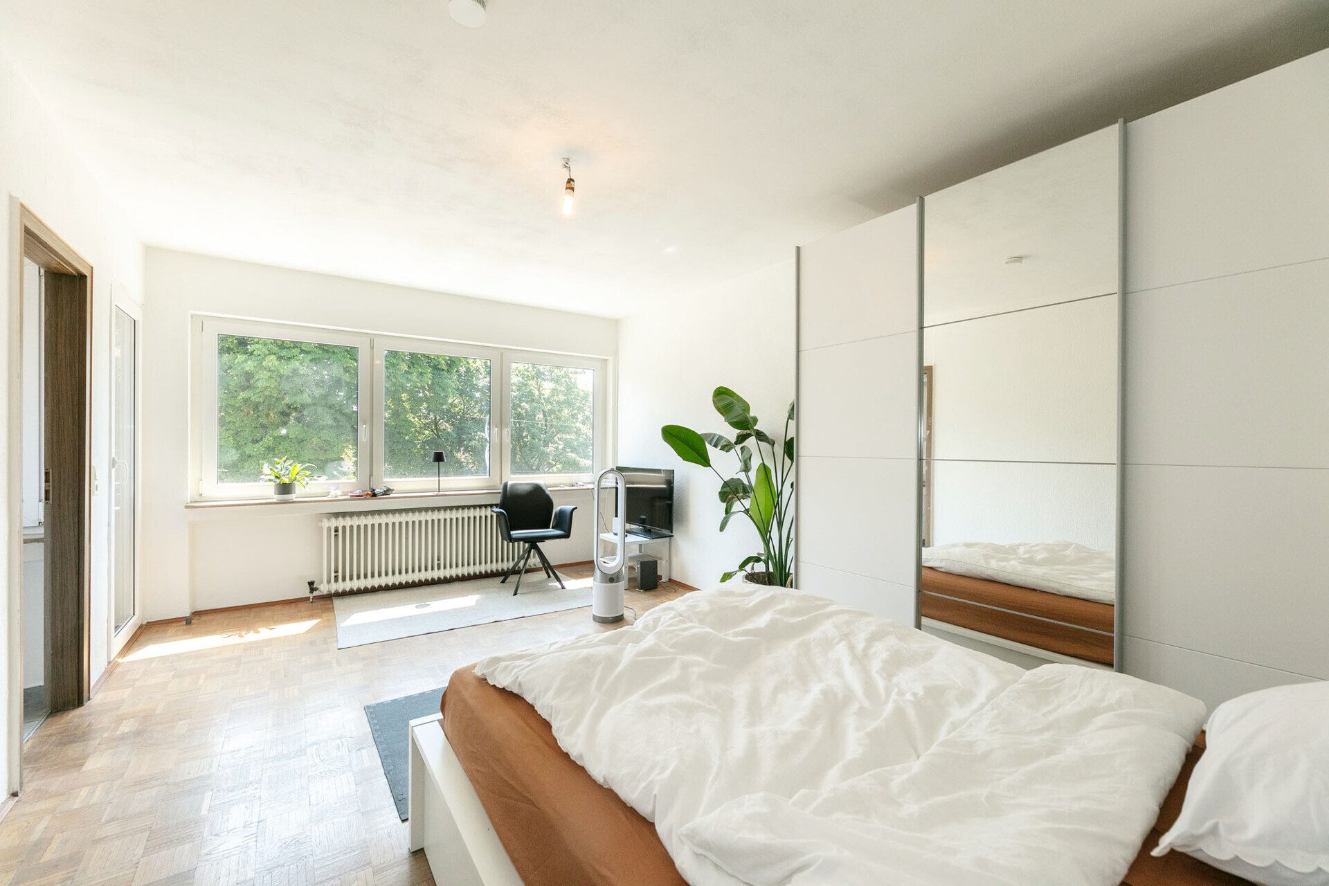 Immobilienangebot - Ulm - Alle - Kapitalanlage mit Mehrwert – Zwei Wohnungen, zwei Garagen, viele Optionen