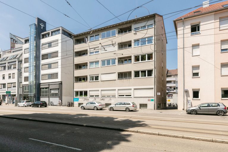 Immobilienangebot - Ulm - Alle - Kapitalanlage mit Mehrwert – Zwei Wohnungen, zwei Garagen, viele Optionen