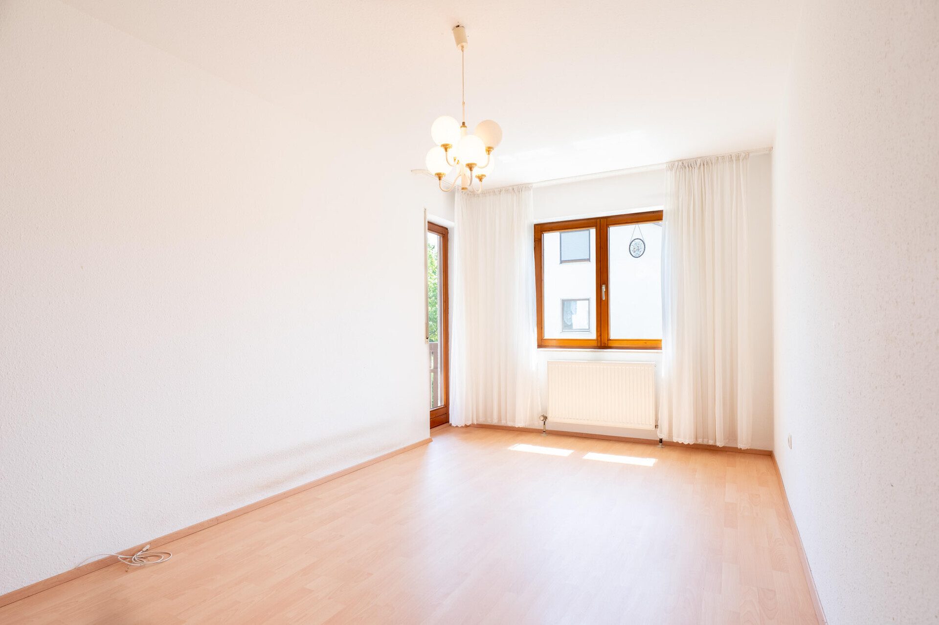 Immobilienangebot - Neu-Ulm / Offenhausen - Alle - Wohnglück in Offenhausen - 
RMH mit Garage, Wintergarten & Garten