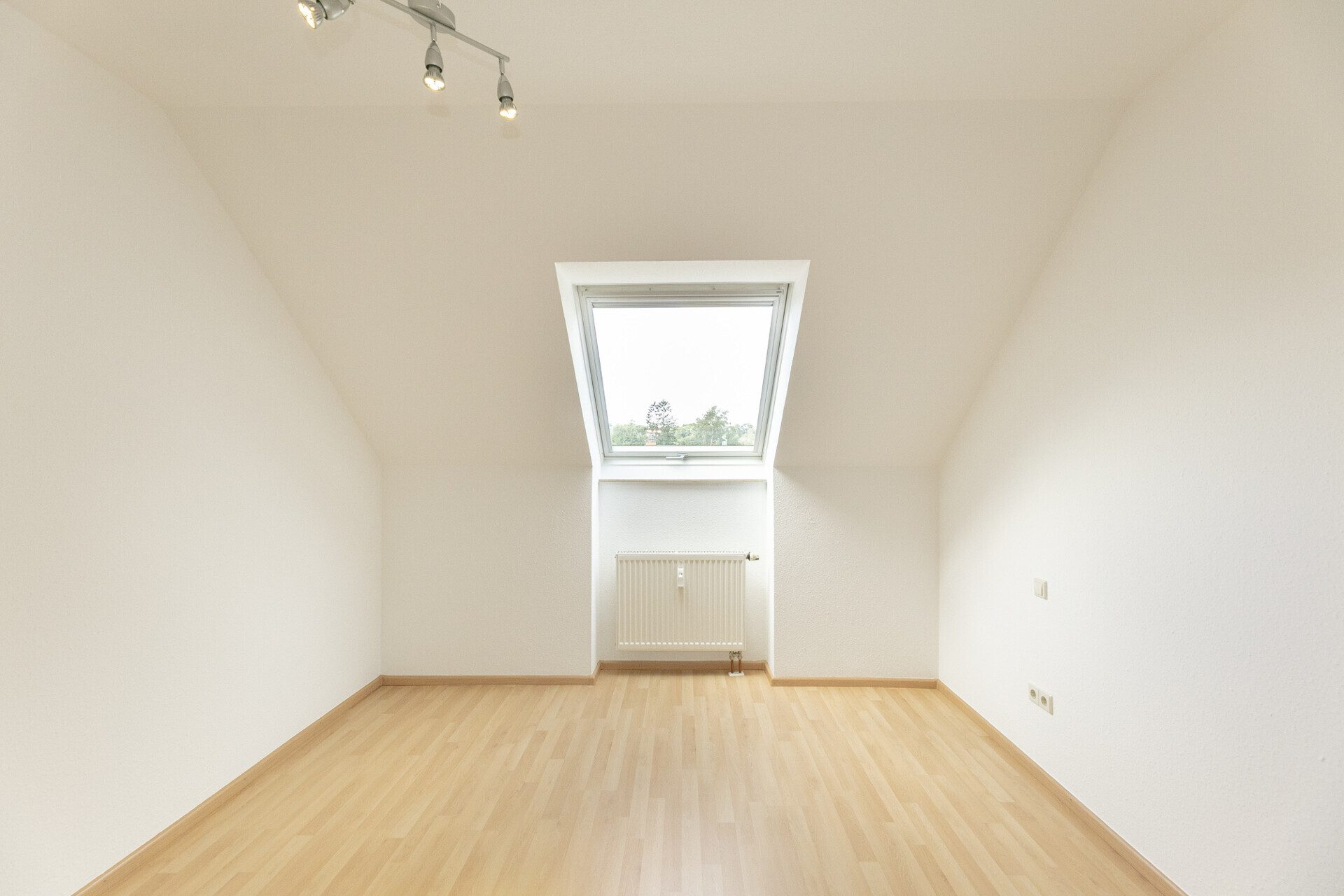 Immobilienangebot - Senden - Alle - Licht, Freiraum und Grünblick: DG-Wohnung mit Terrasse + TG-Stellplatz