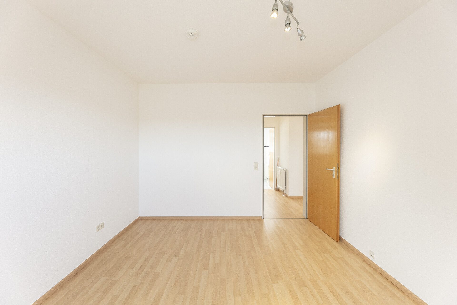 Immobilienangebot - Senden - Alle - Licht, Freiraum und Grünblick: DG-Wohnung mit Terrasse + TG-Stellplatz