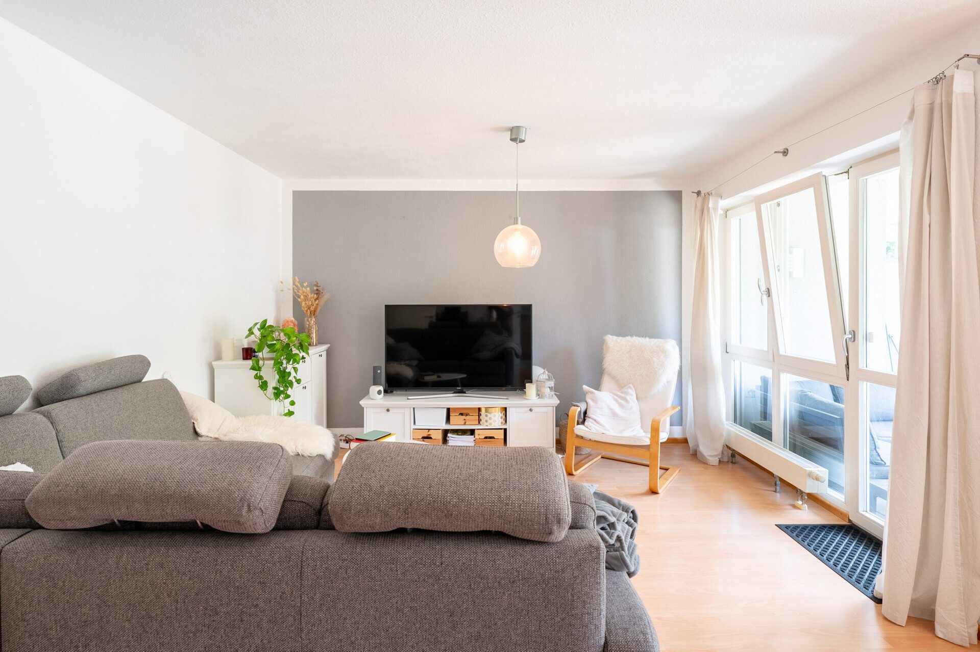 Immobilienangebot - Neu-Ulm - Alle - Zentral wohnen in Neu-Ulm: 2,5 Zi. mit Terrasse und Gartenanteil