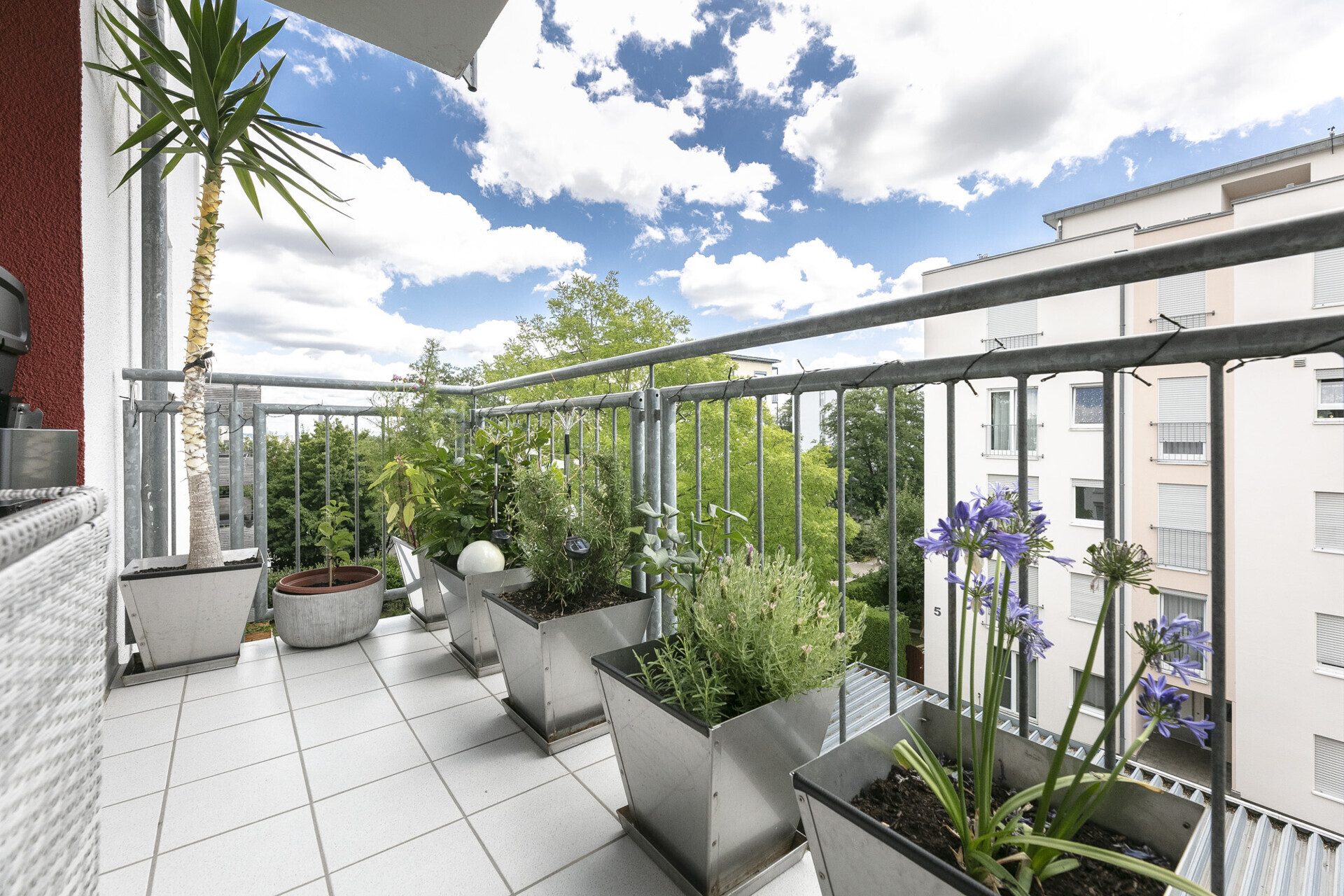 Immobilienangebot - Ulm - Alle - Großzügig wohnen, stilvoll leben -
Moderne 4-Zi-Wohnung mit Aufzug & Balkon