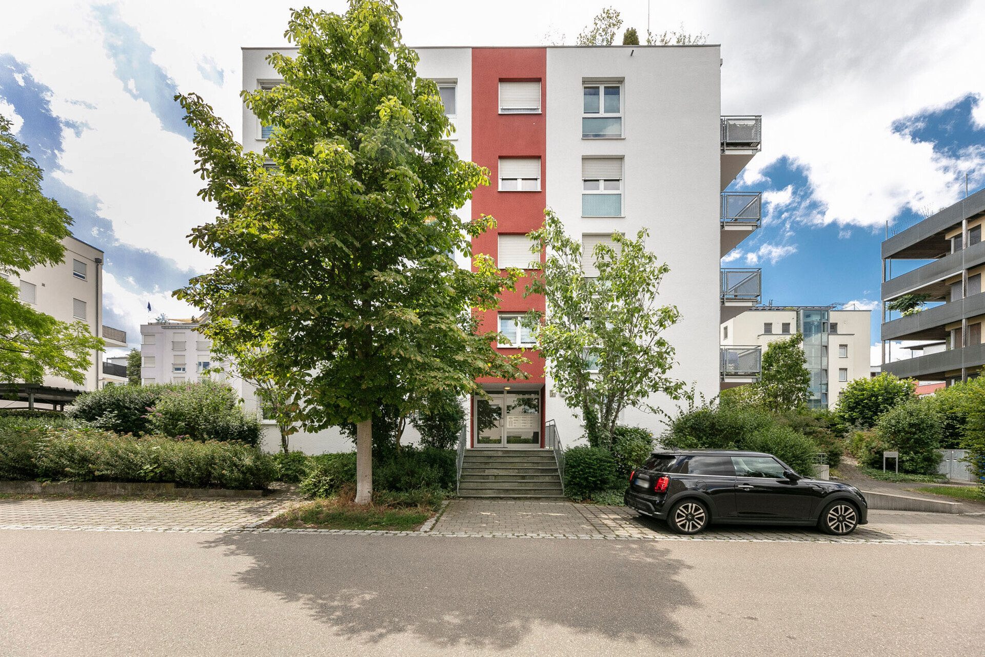 Immobilienangebot - Ulm - Alle - Großzügig wohnen, stilvoll leben -
Moderne 4-Zi-Wohnung mit Aufzug & Balkon